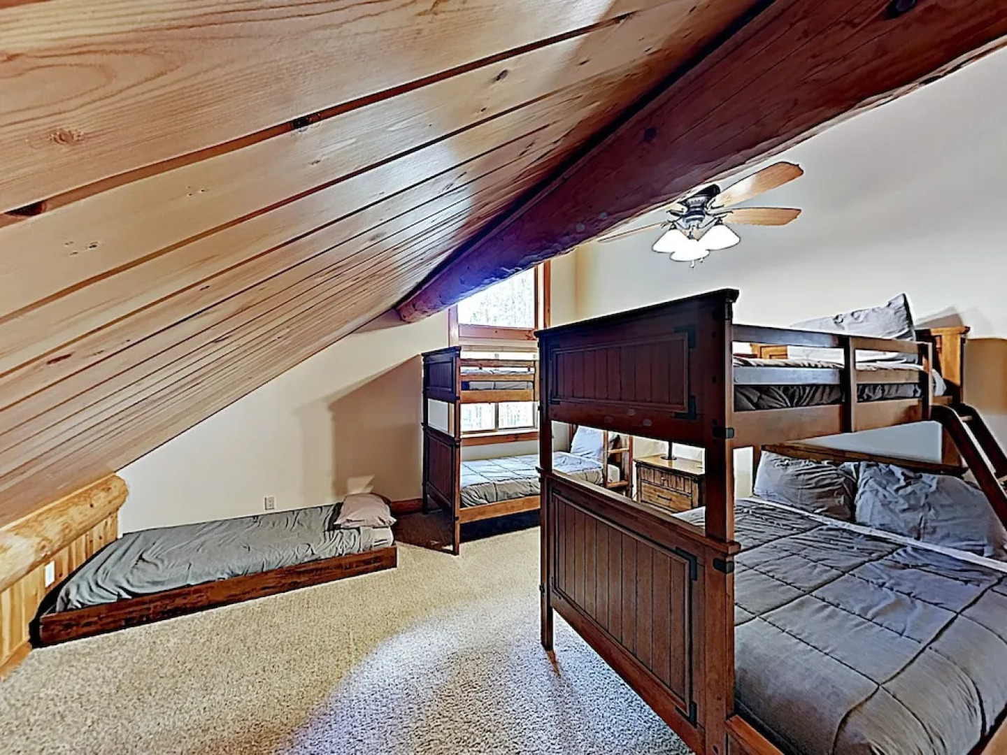 New Listing! Charming Woodland , Near Hiking 3 Bedroom Cabin