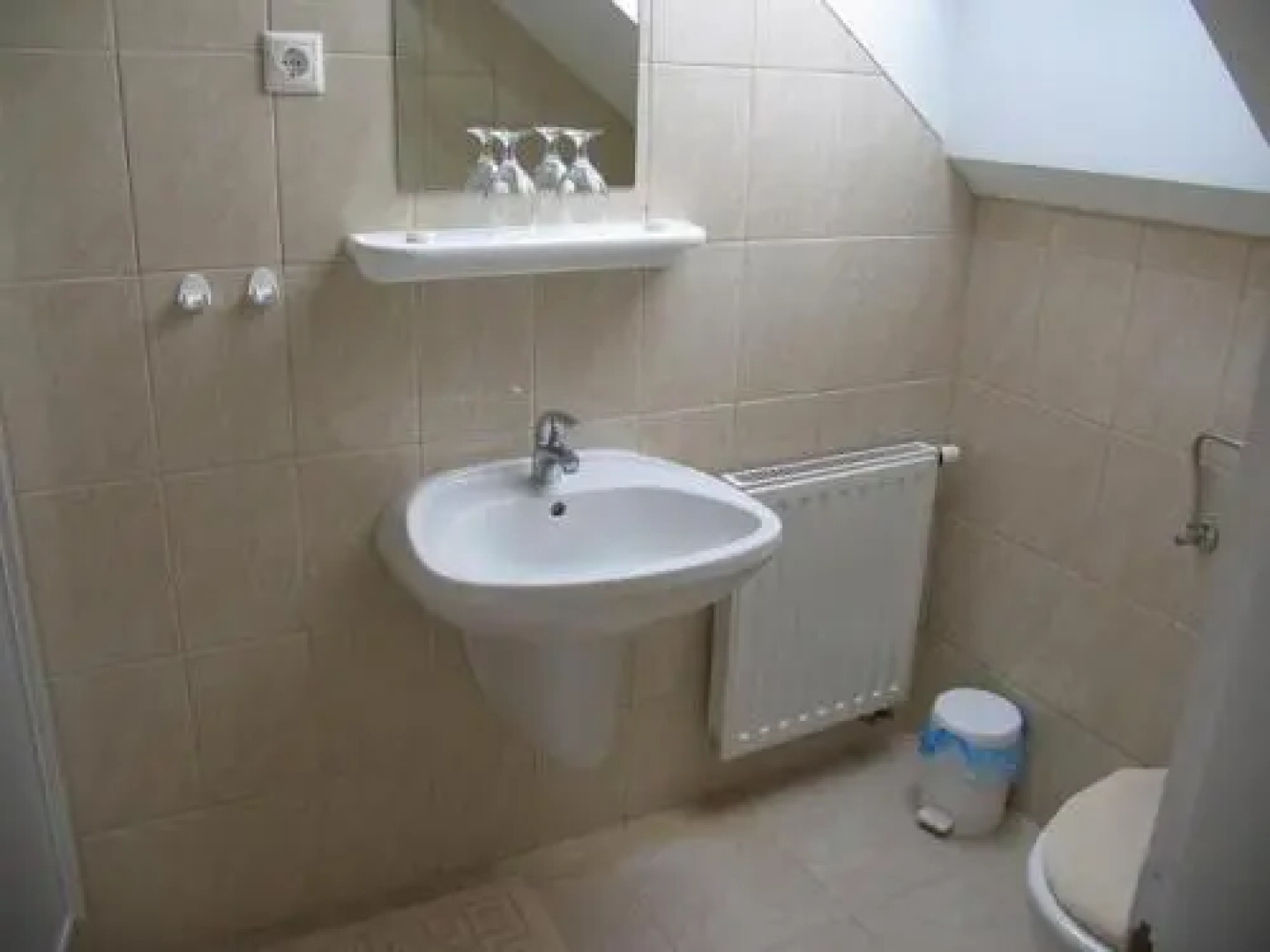 Bordó Hordó Fogadó