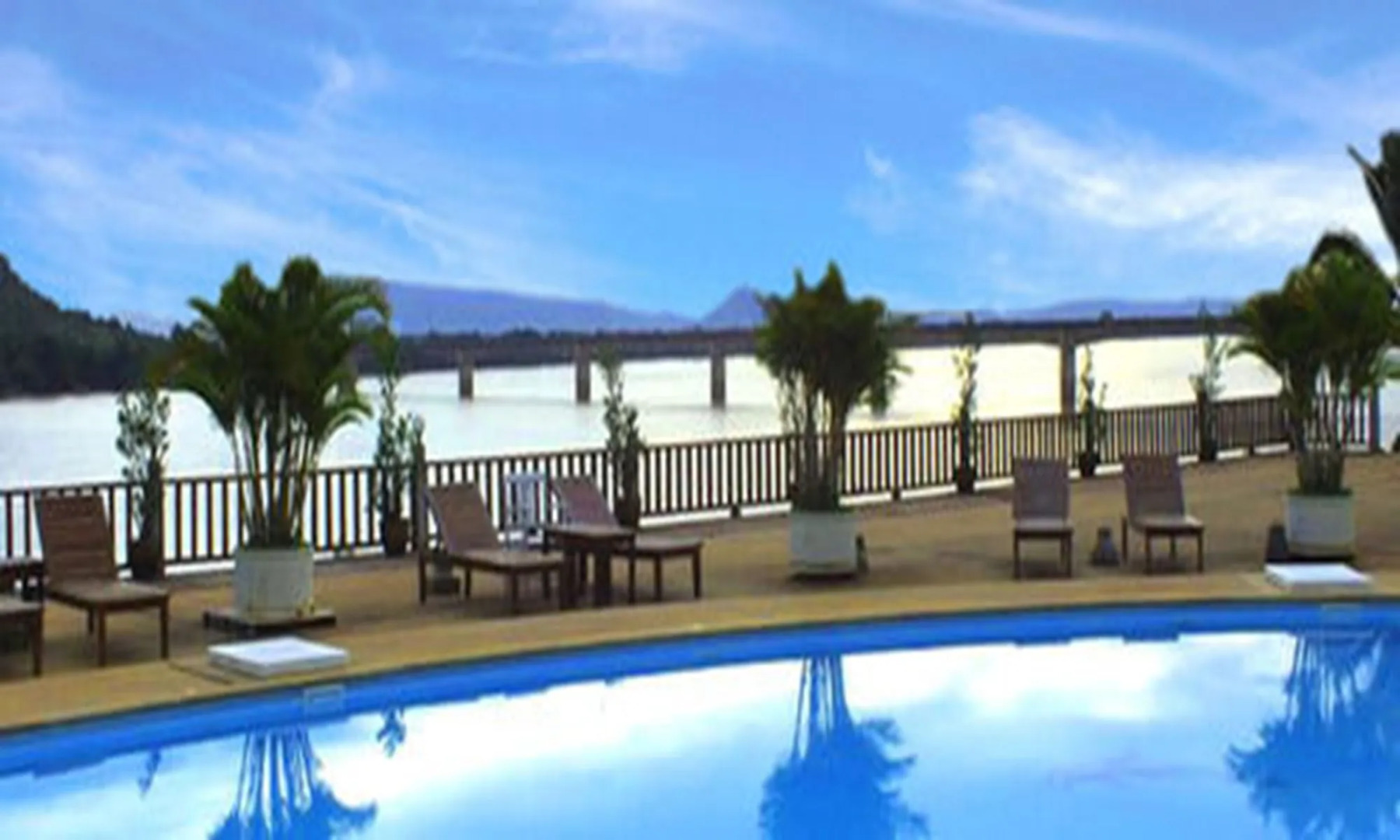 Arawan Riverside Hotel