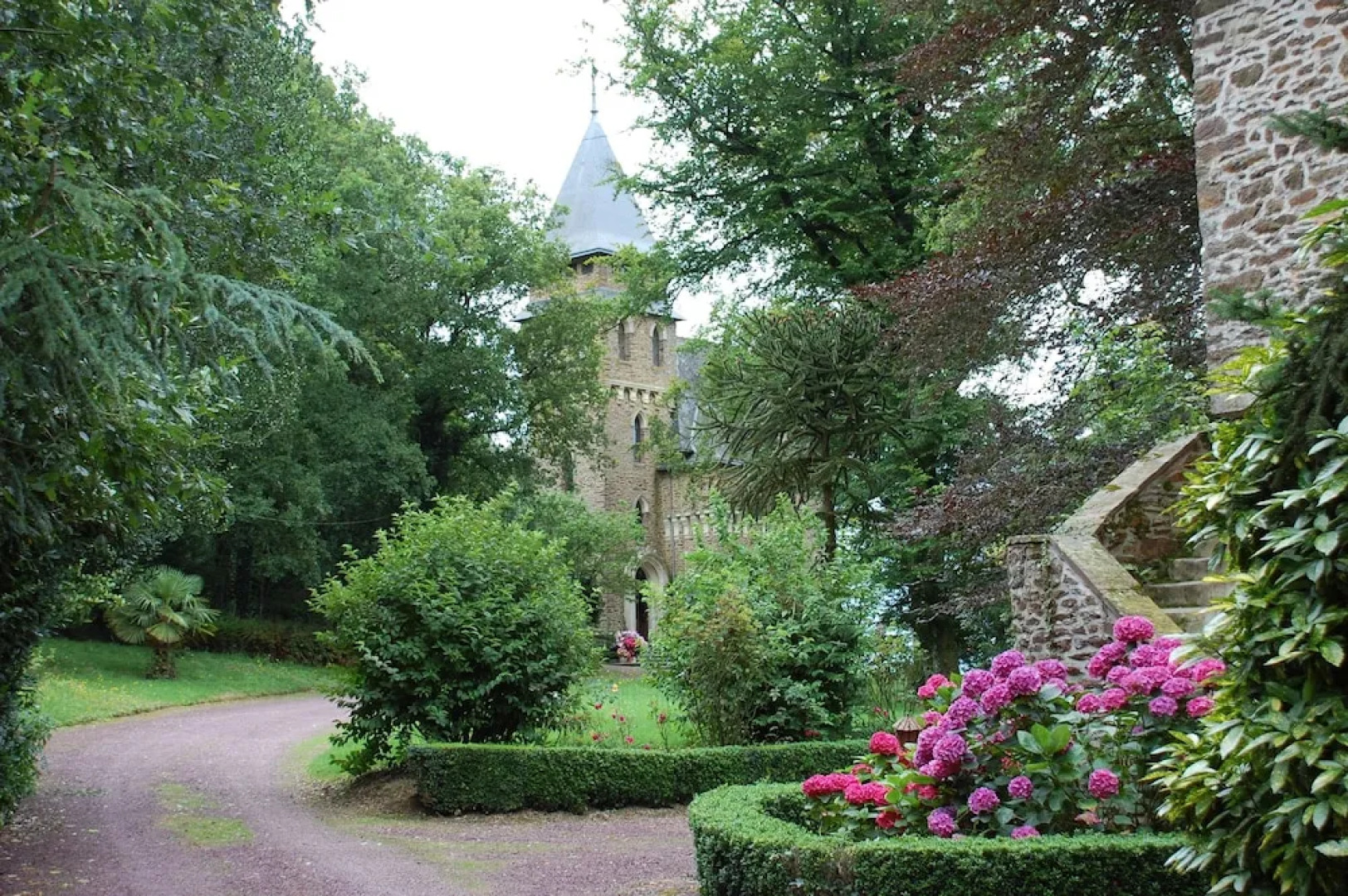 The Gardener's Cottage-Chateau Le Mur