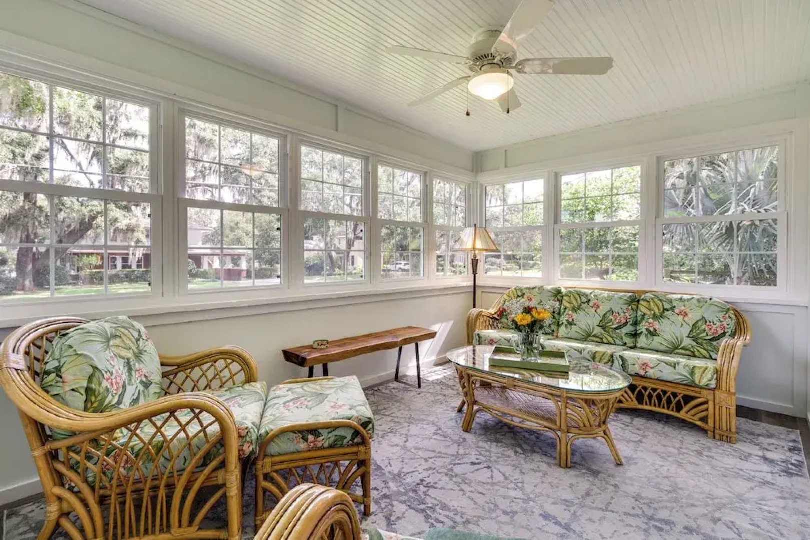 Walk to Lakes! Tropical Escape in Mount Dora