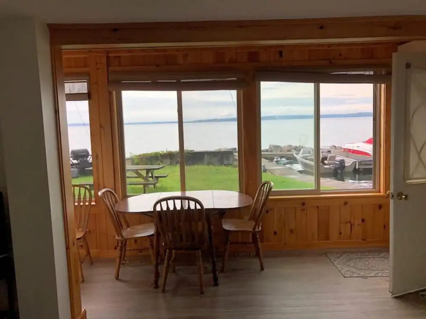 West Winds Motel & Cottages