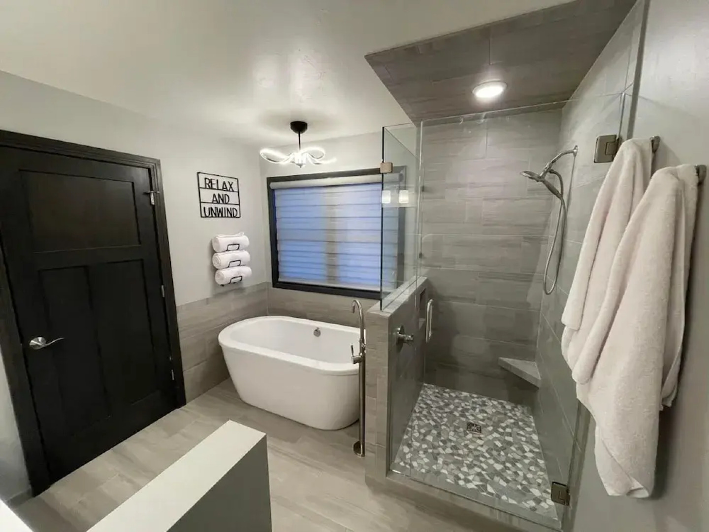 Freshly Updated Lake Michigan Home With Pool