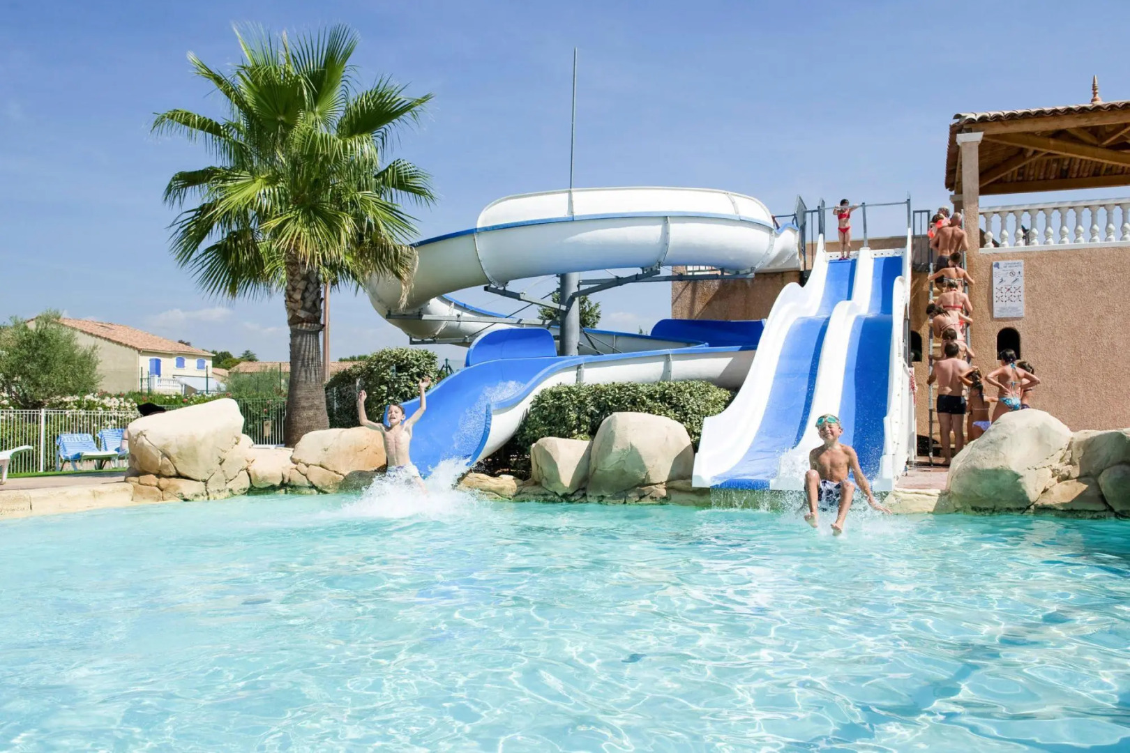 Terraced house with air conditioning in the residence Le Clos des Oliviers