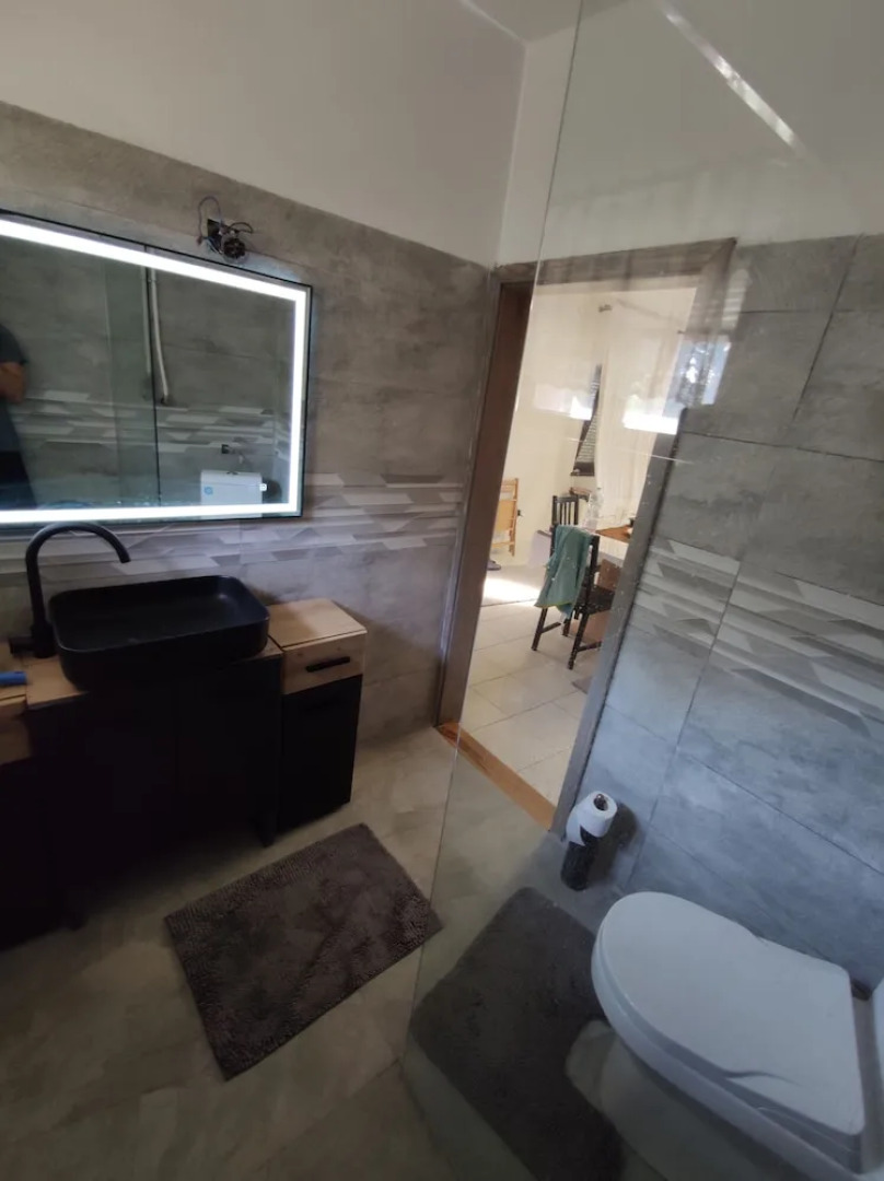 Romantic Lakeside Retreat - Nature, Sport, Near Bp