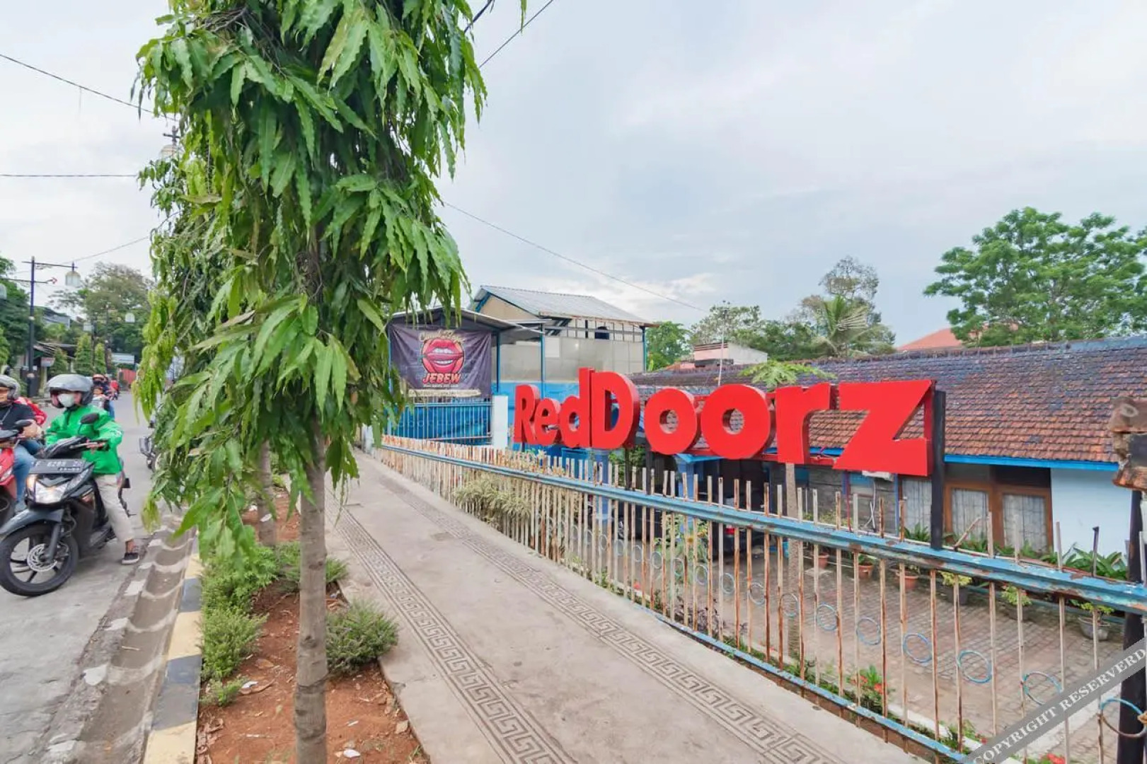 RedDoorz Syariah At Jl Pangeran Hidayatullah Cianjur