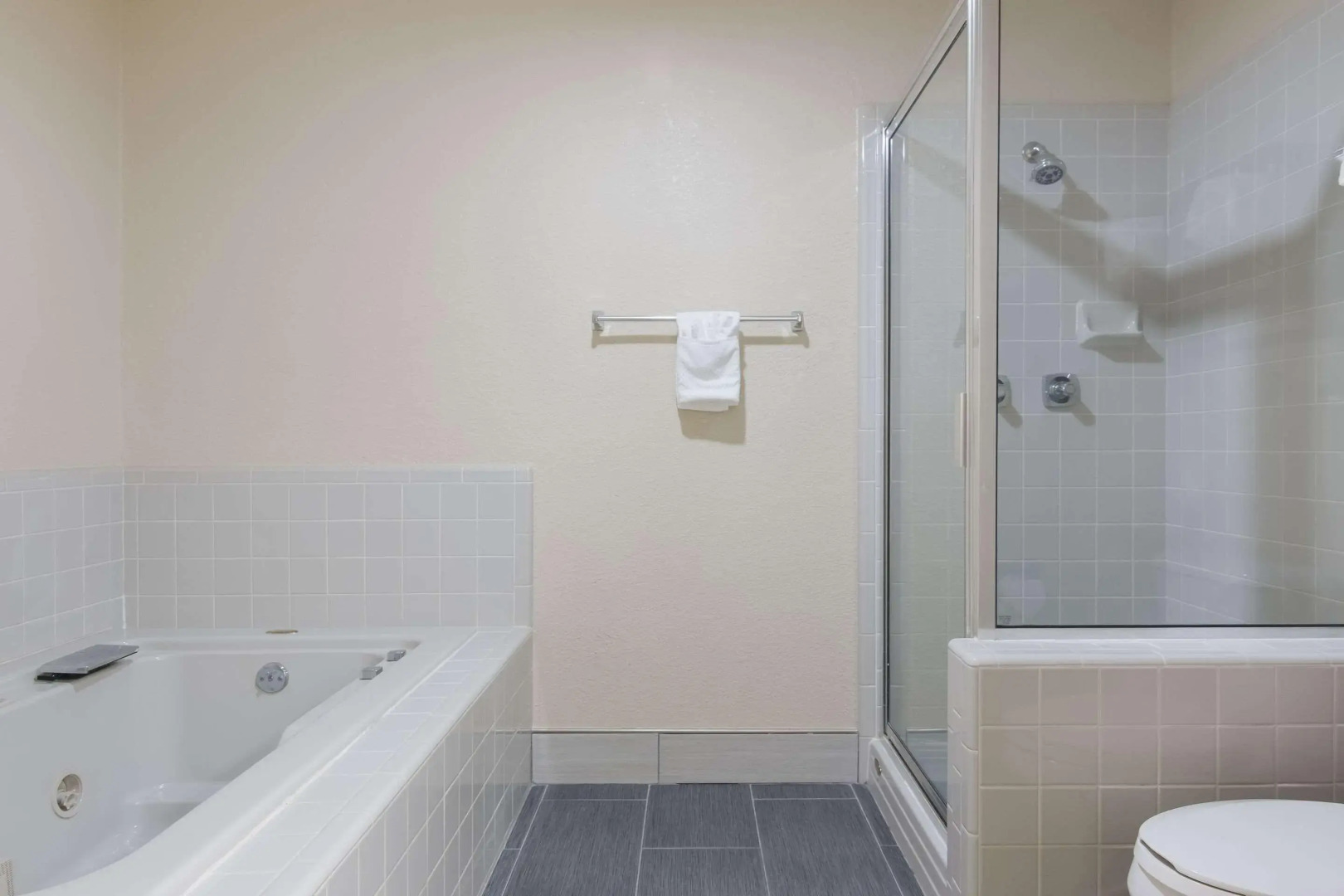 Quality Inn Magnolia