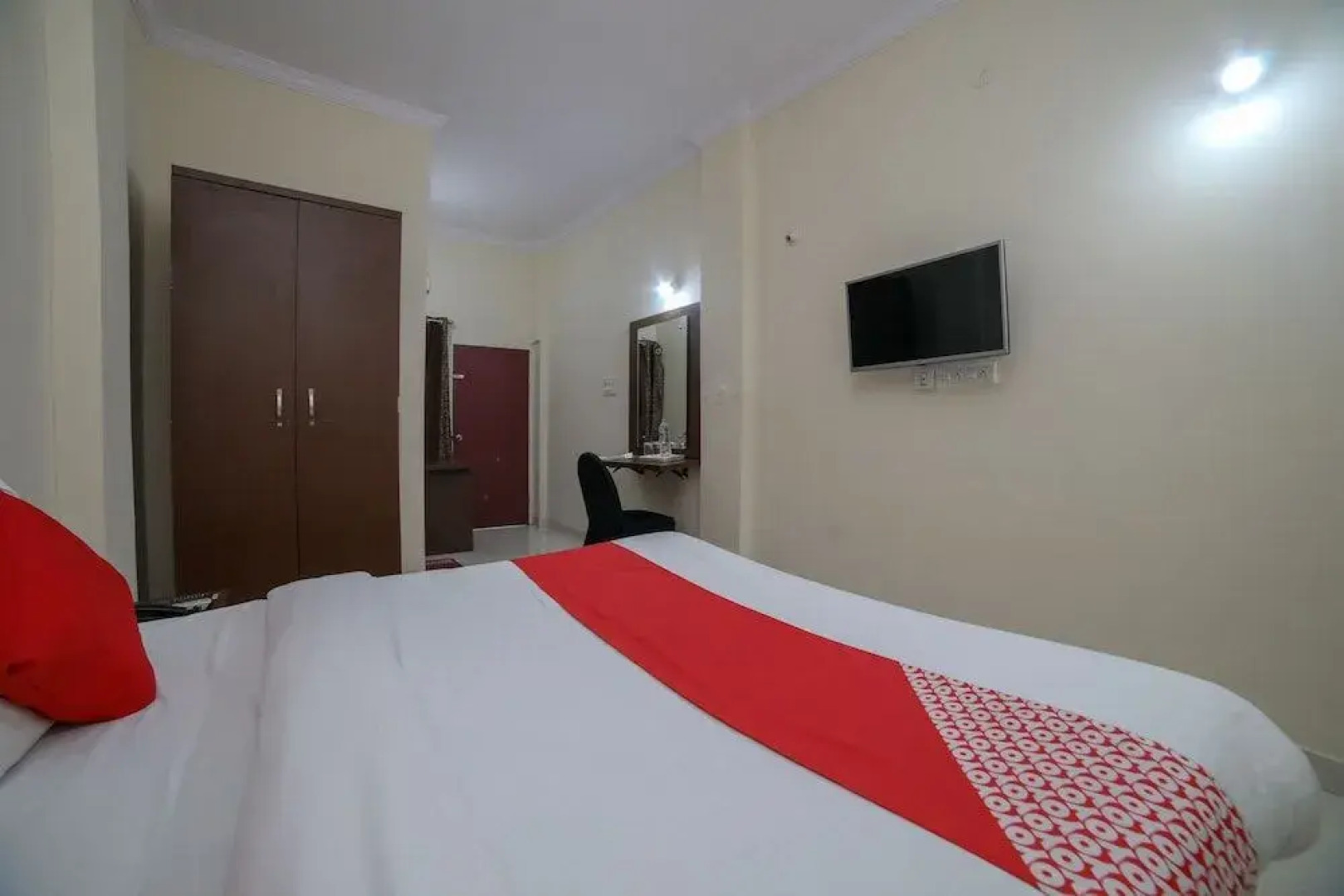 OYO 46286 Hotel Royal Regency