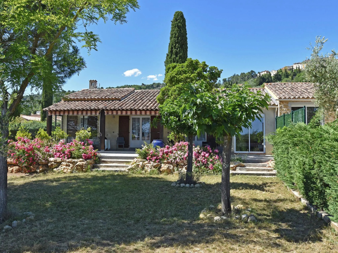 Villa. Near Callian Centre. Private Terrace. Private Garden. Boules Court