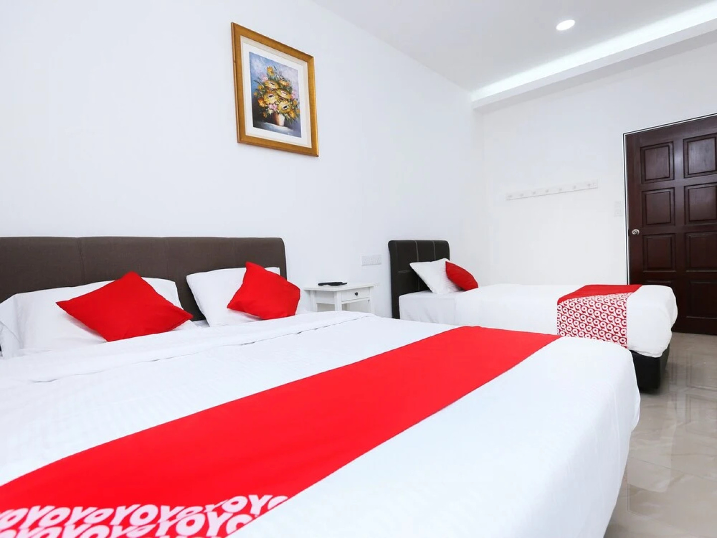 Roselyn Inn by OYO Rooms