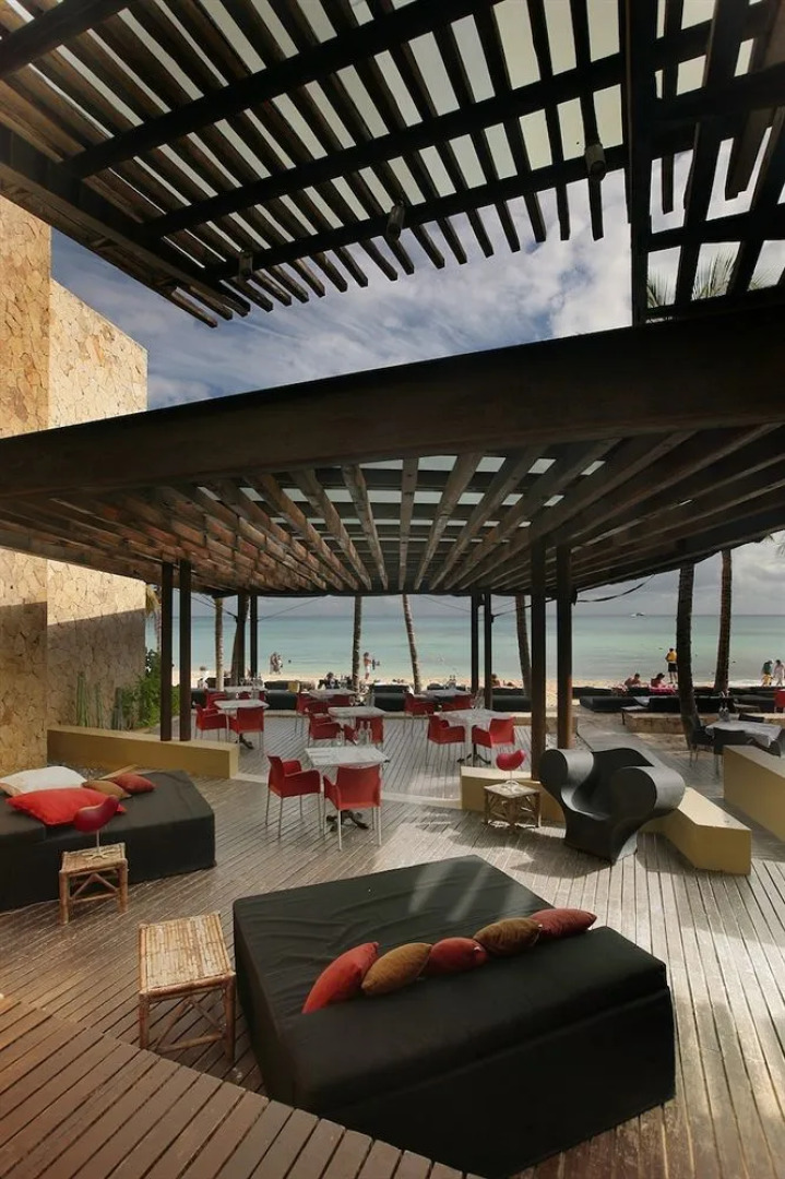 Mosquito Beach Hotel