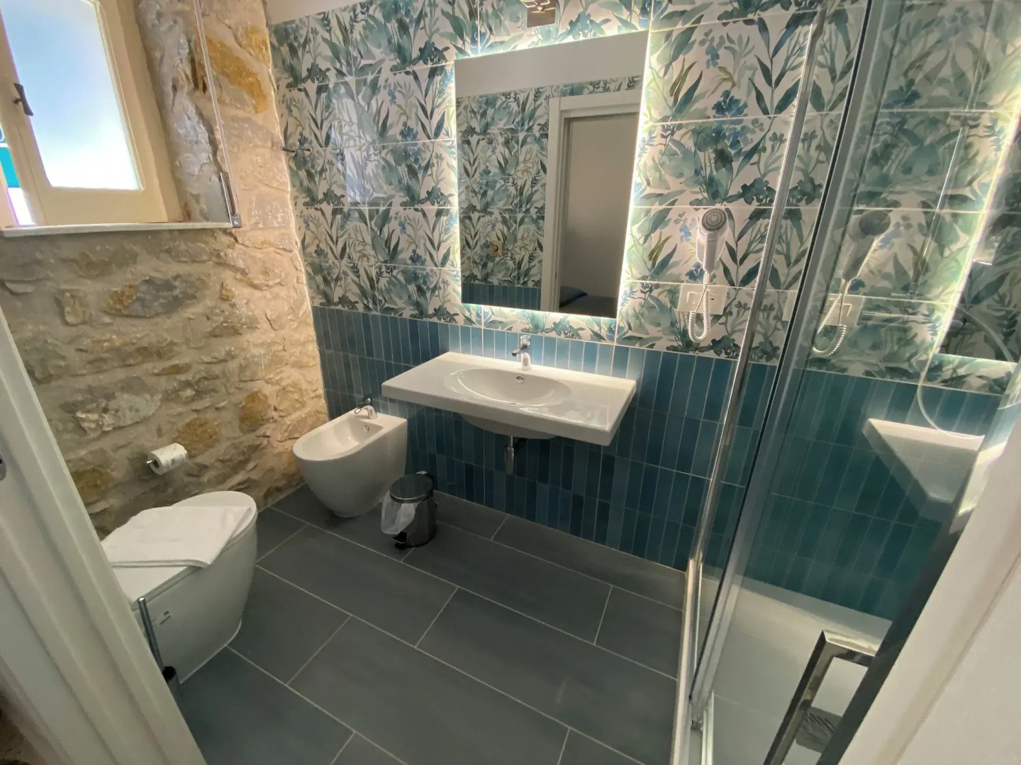 Cinquestelle-albergo del centro storico