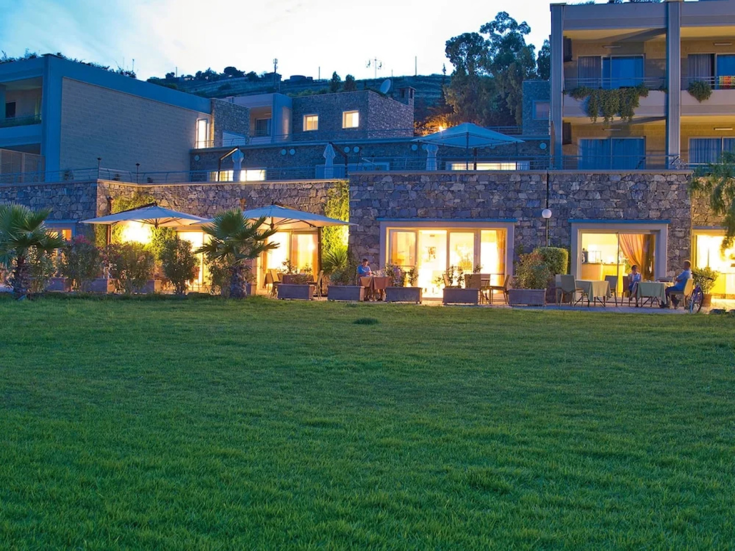 Comfortable Studio With AC, a Terrace or Balcony by the sea