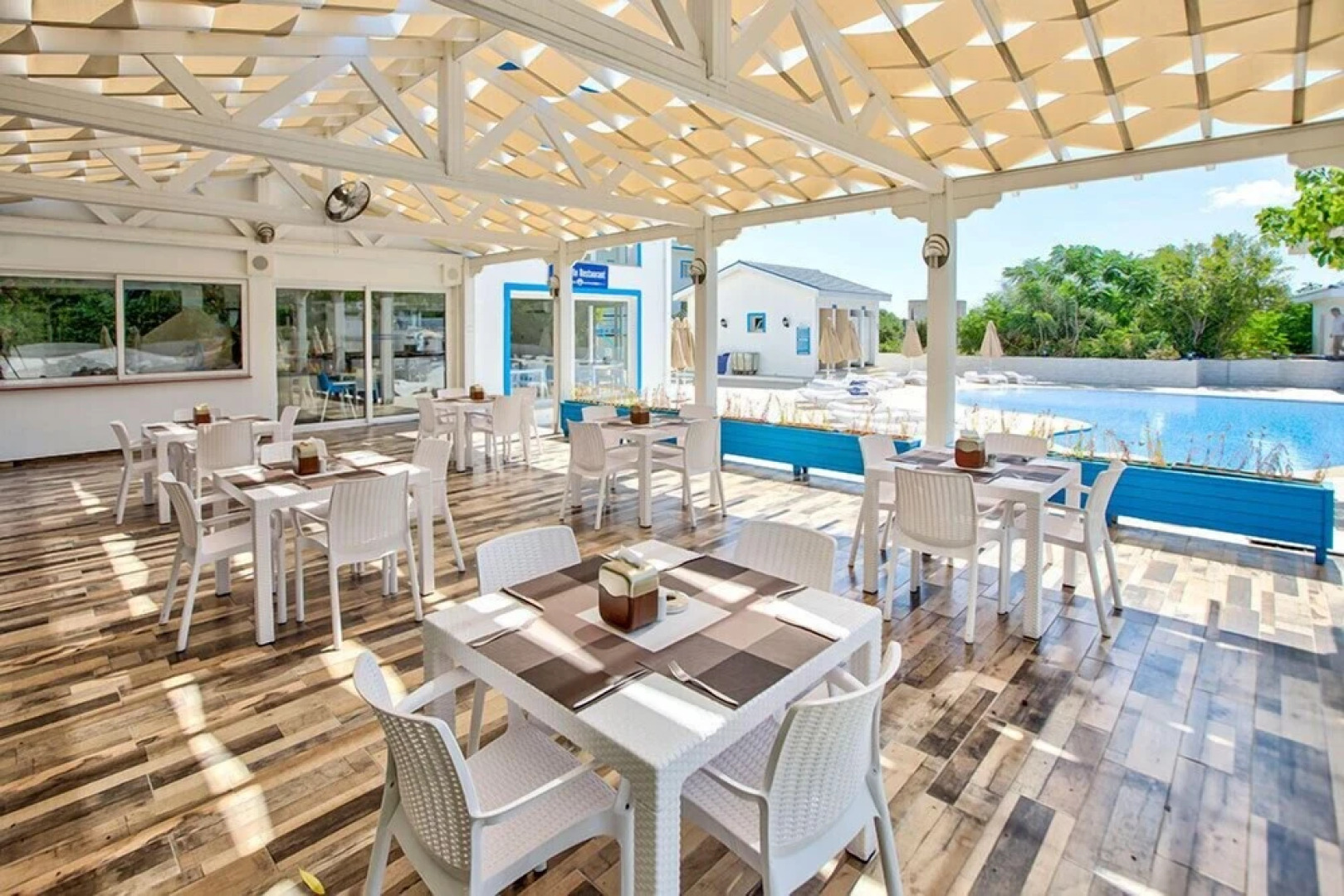 Queen Aphrodite Hotel