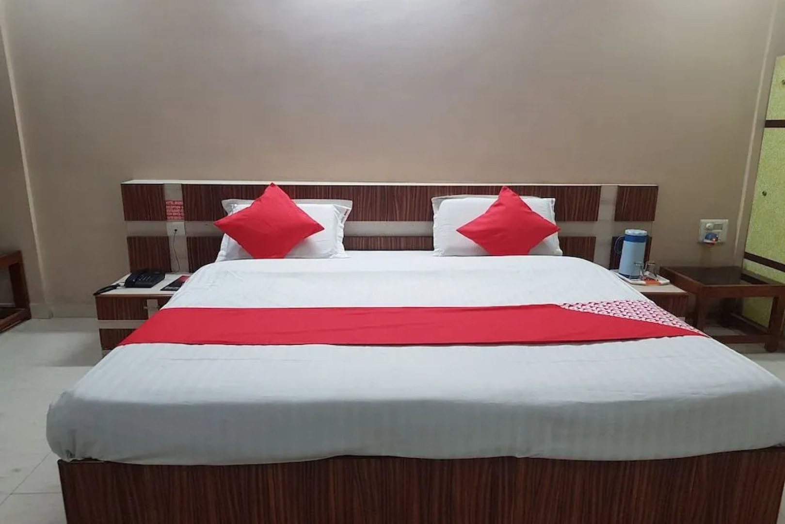 OYO 23649 Hotel Anand