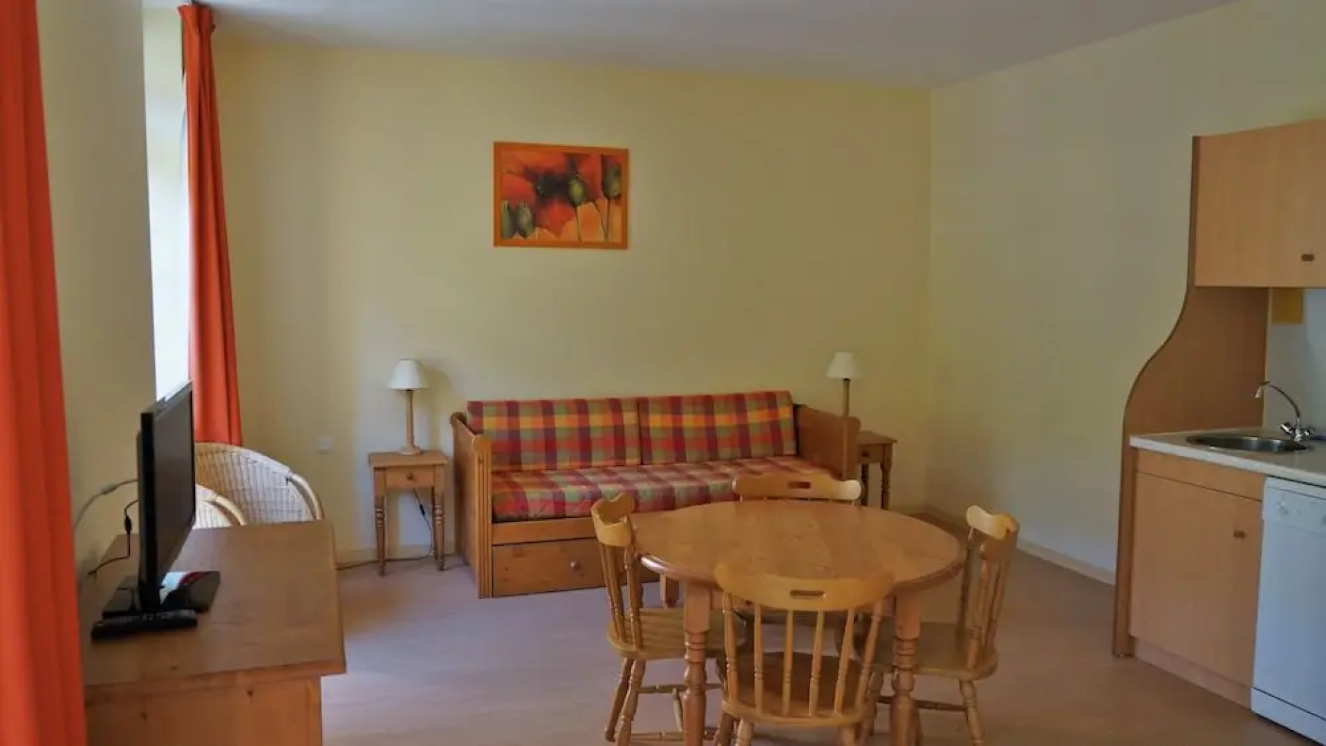 Logement n106 4pers face aux Thermes