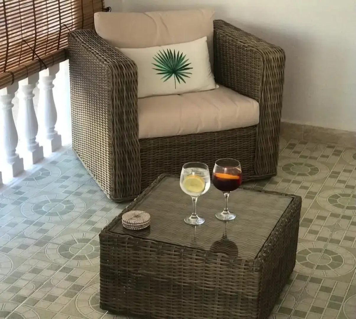 2 Bedroom 1 Bathroom Villa, Wifi, Tv, Short Walk to Beach, Bars and Restaurants