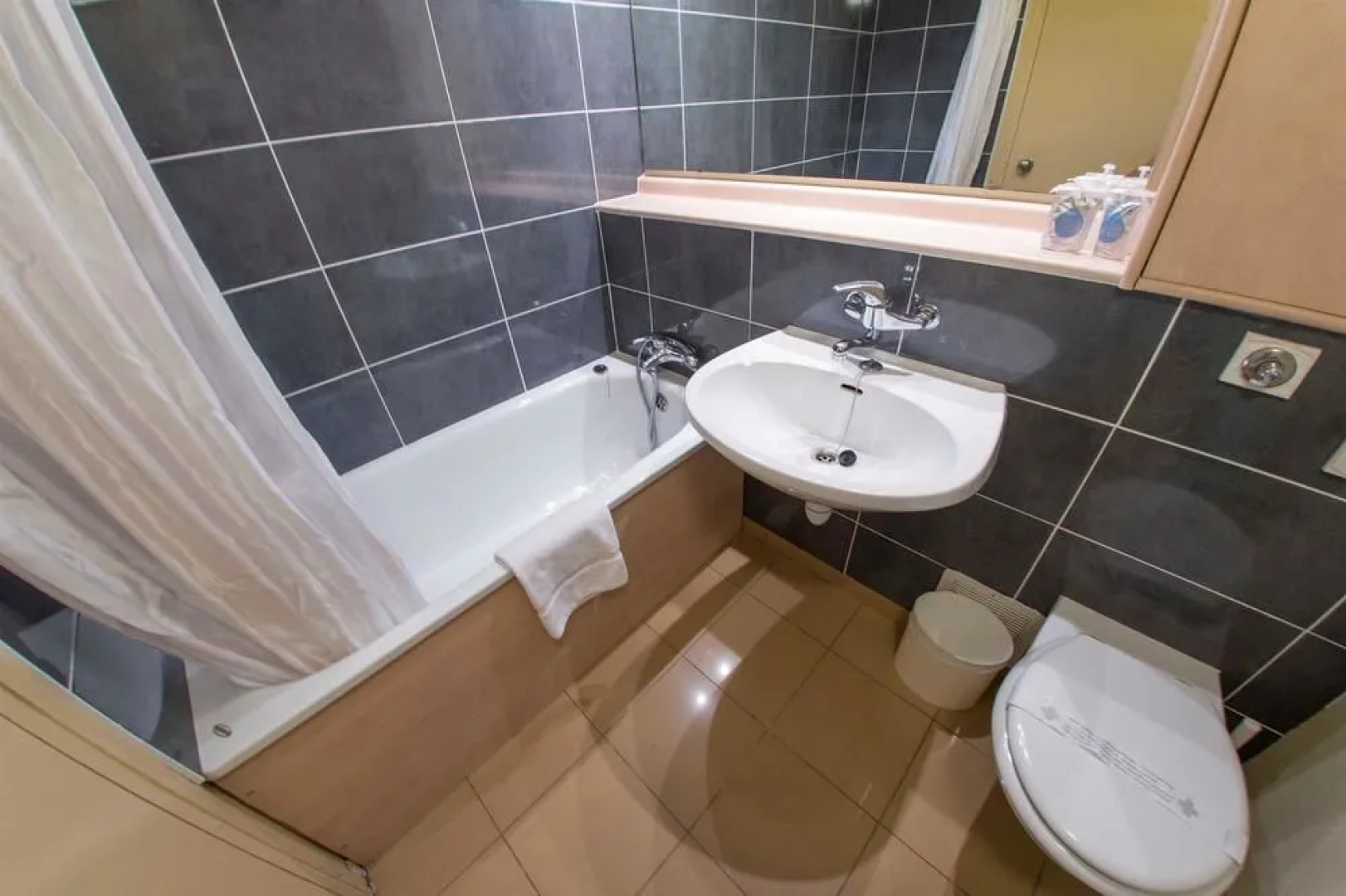 Kyriad Grenoble Est - Meylan