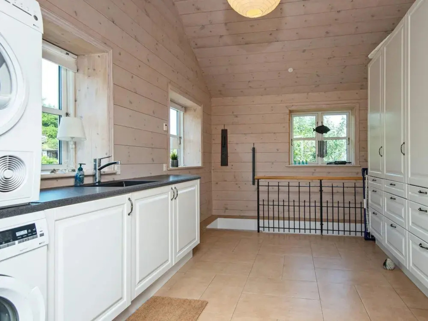 Panoramic Retreat by Water