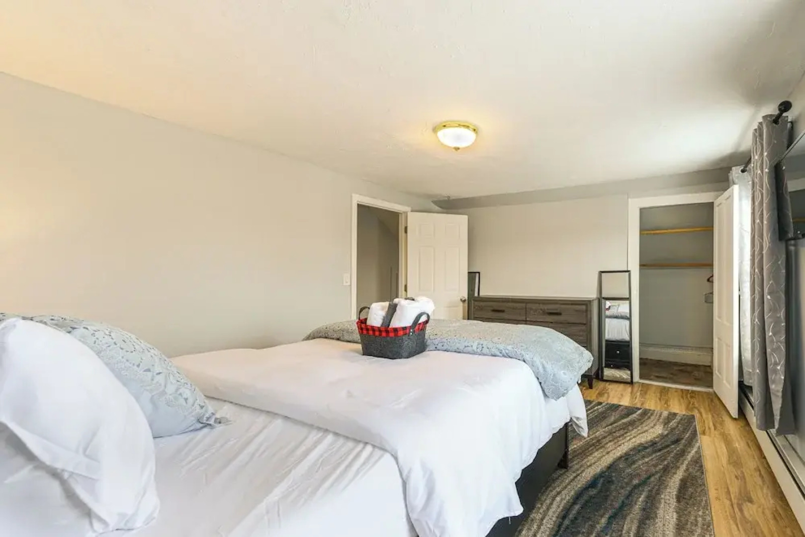 Home Near Skiing & Downtown Worcester