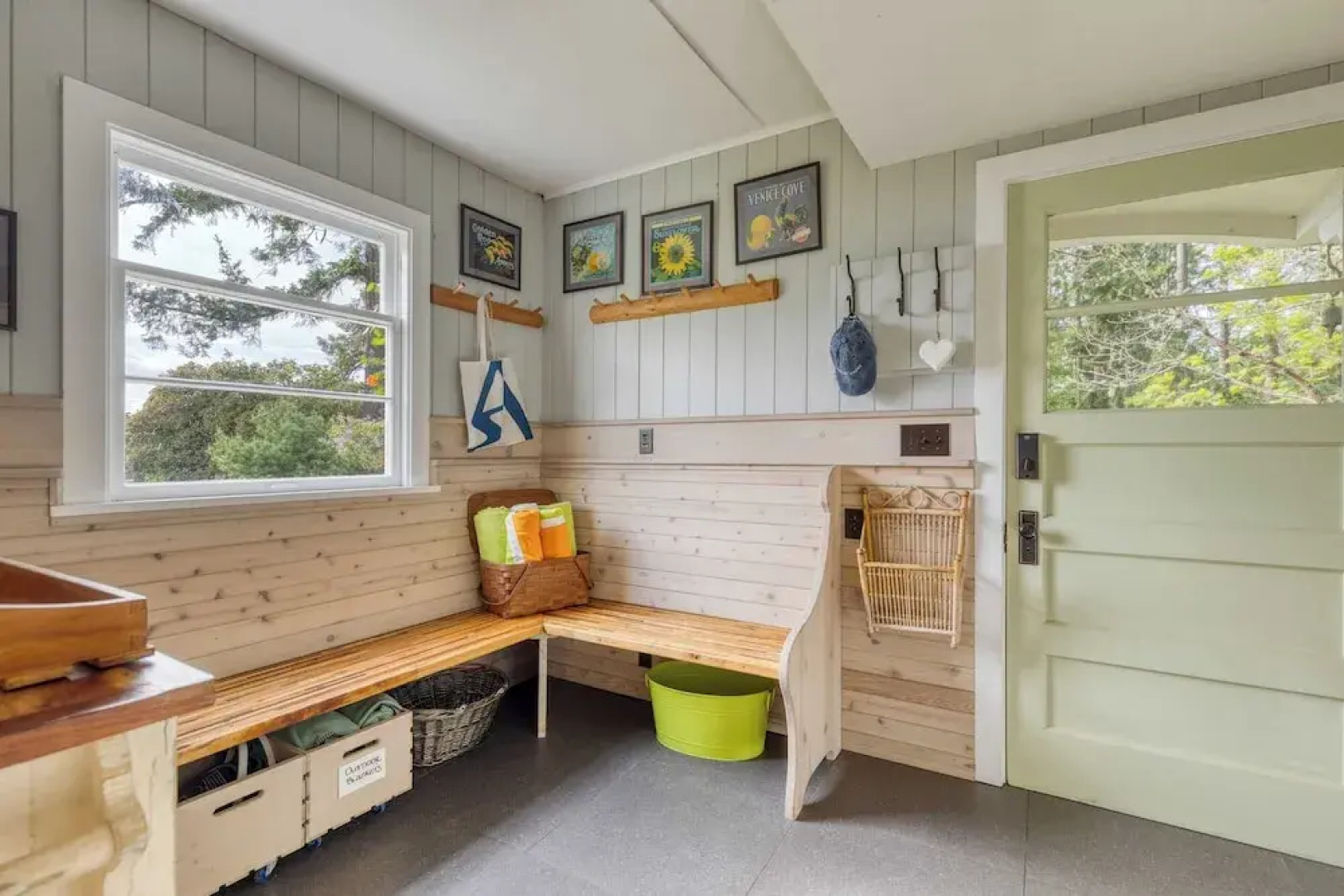 Maxwelton Aerie Bluffside Retreat w/ Sweeping Puget Sound Views + Firepit