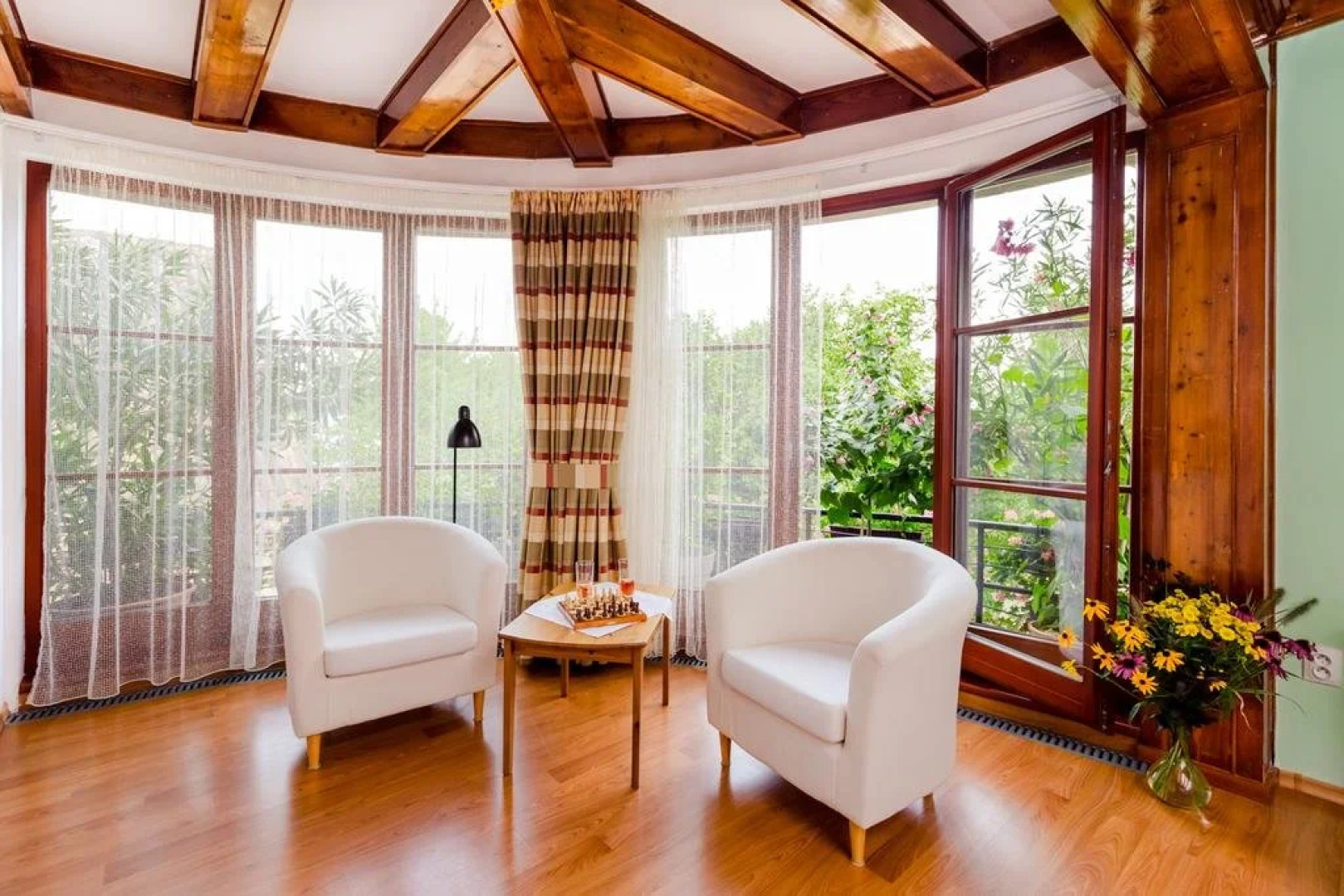 Pštrossova Vila - u klášterní zahrady