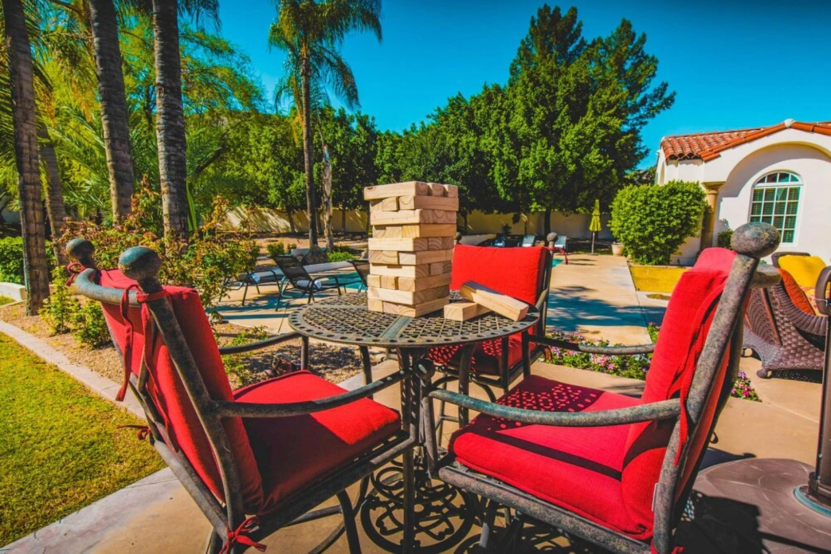 Catalina by Avantstay | Private Grand Estate - Backyard & Pool