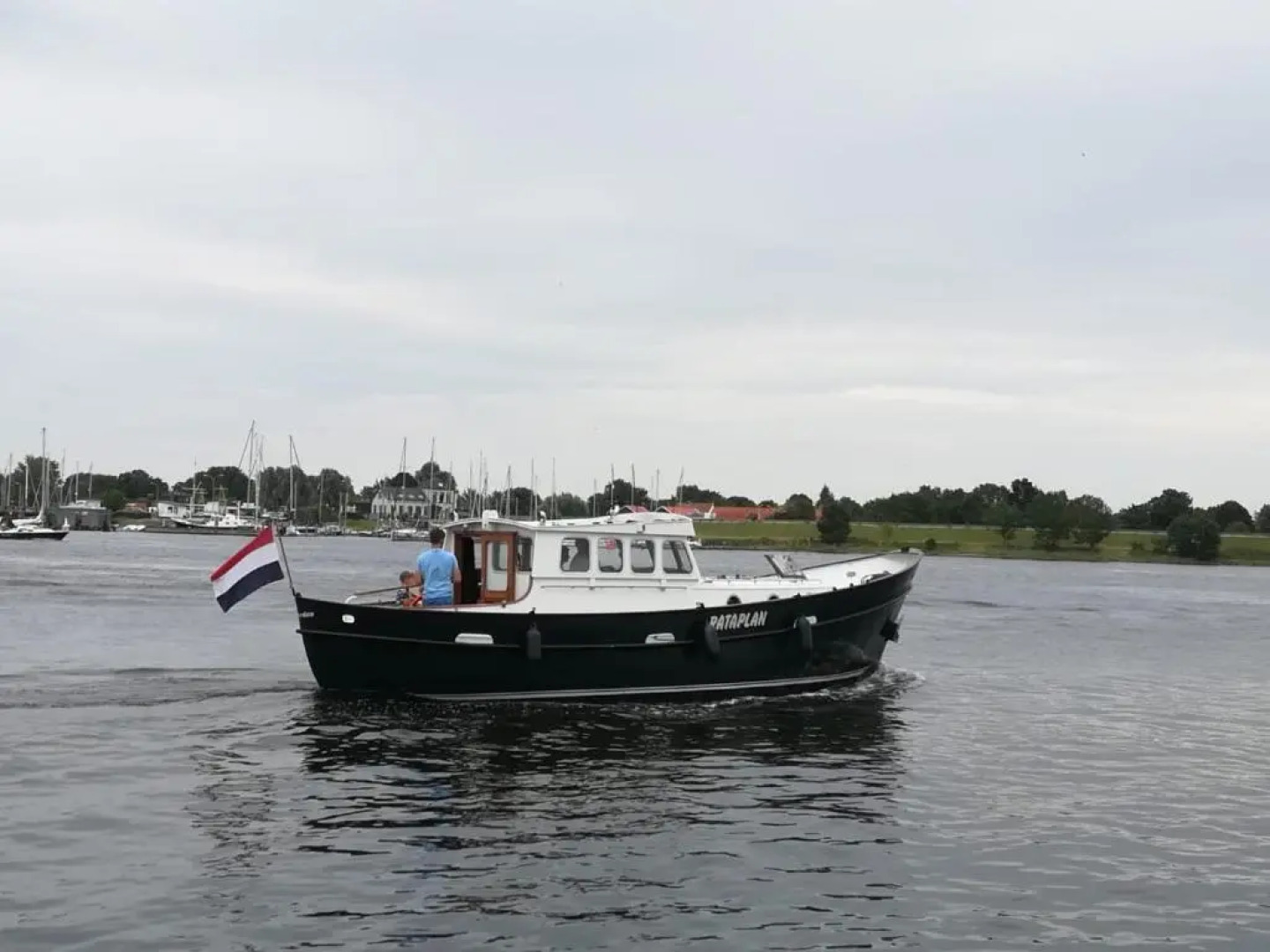 Privé B&B Motorsailer Rataplan