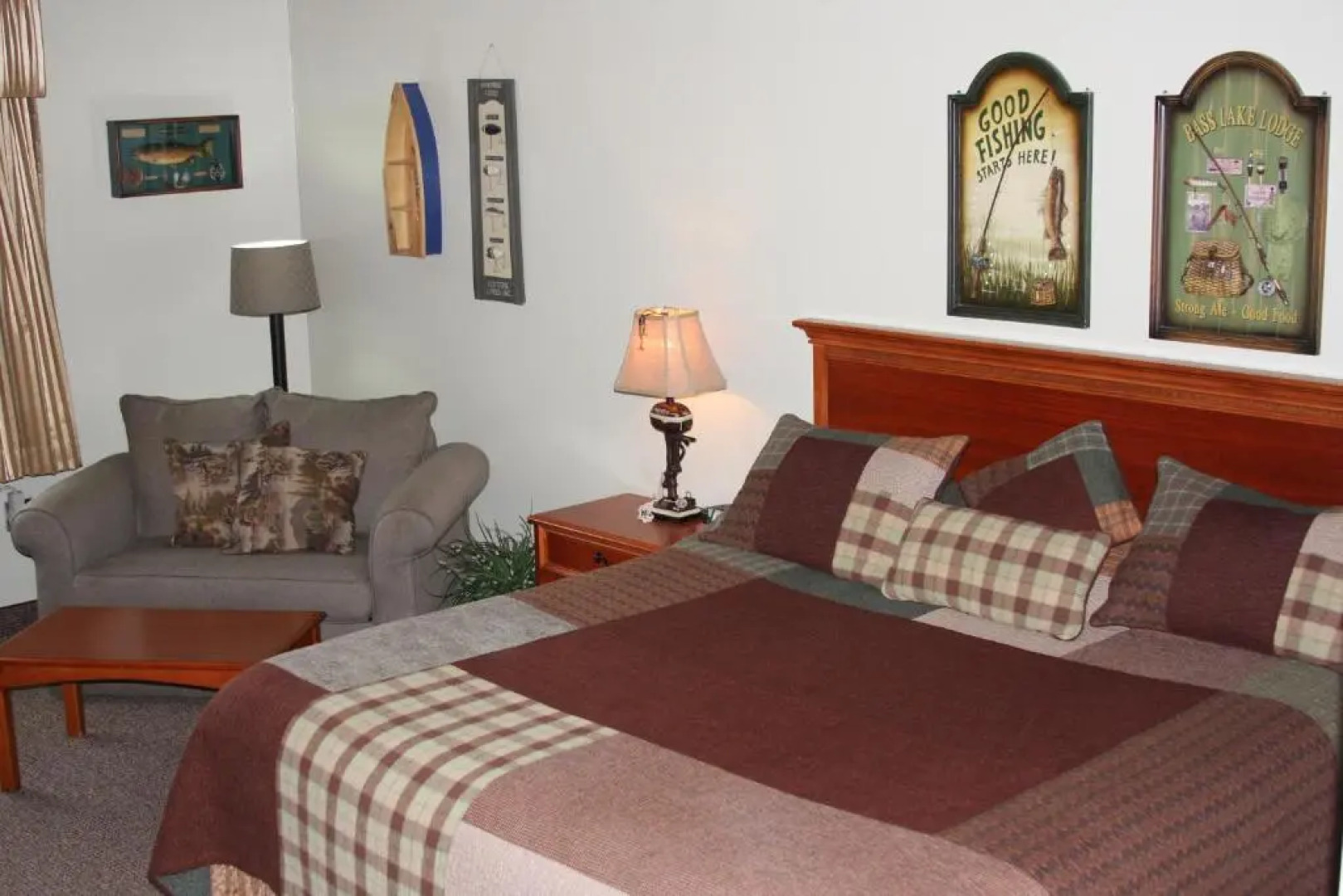 Gladstone Inn & Suites