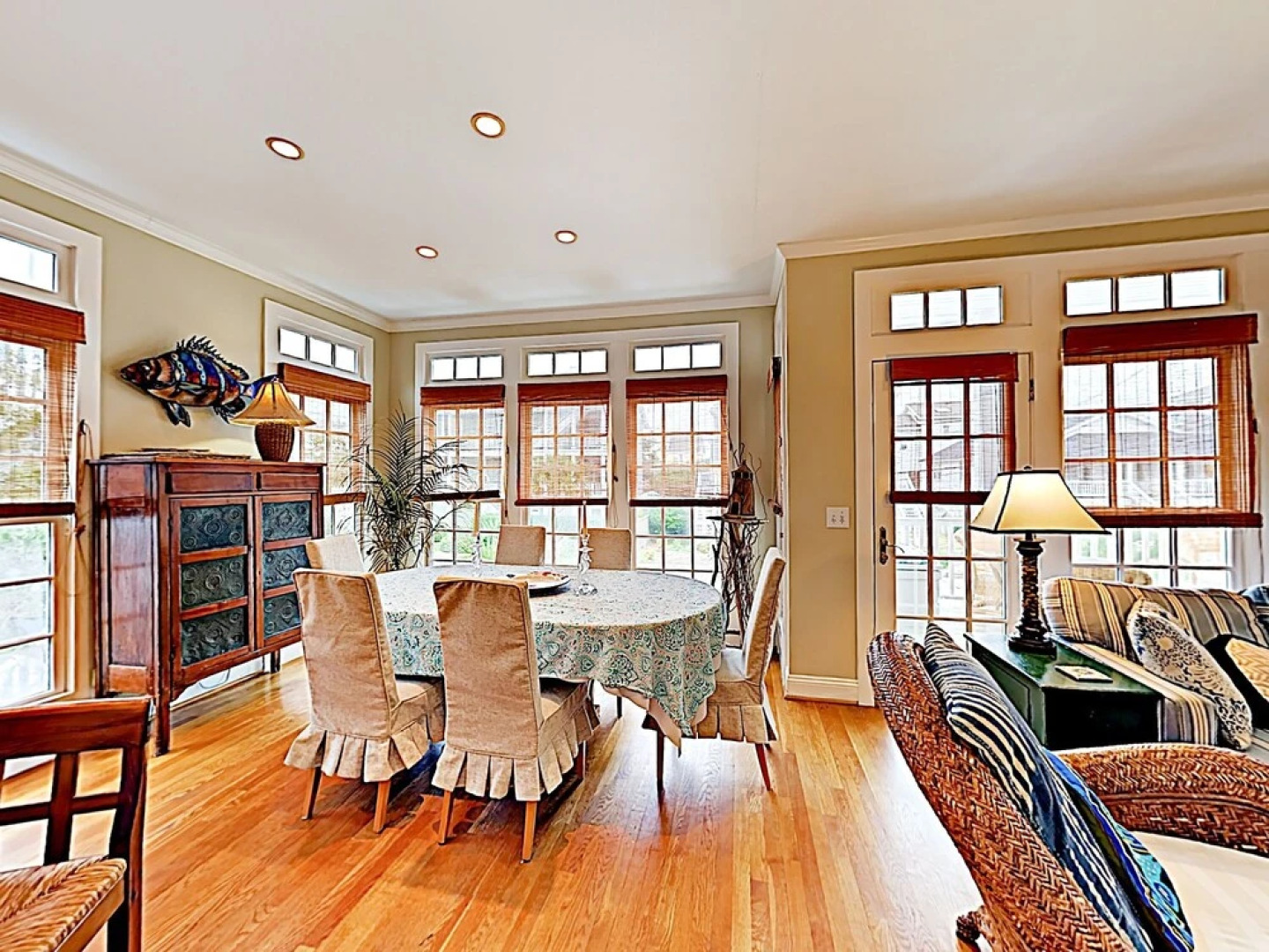 Charming & Spacious , 200 Steps From The Sand 3 Bedroom Condo