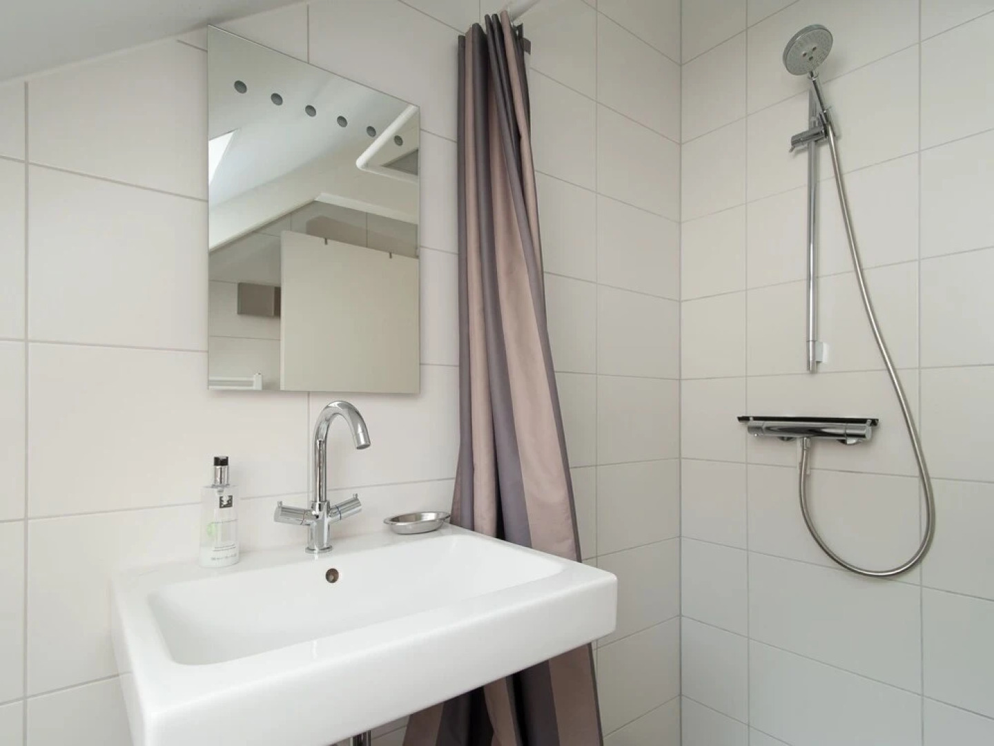 Peaceful Dune Retreat With Garden