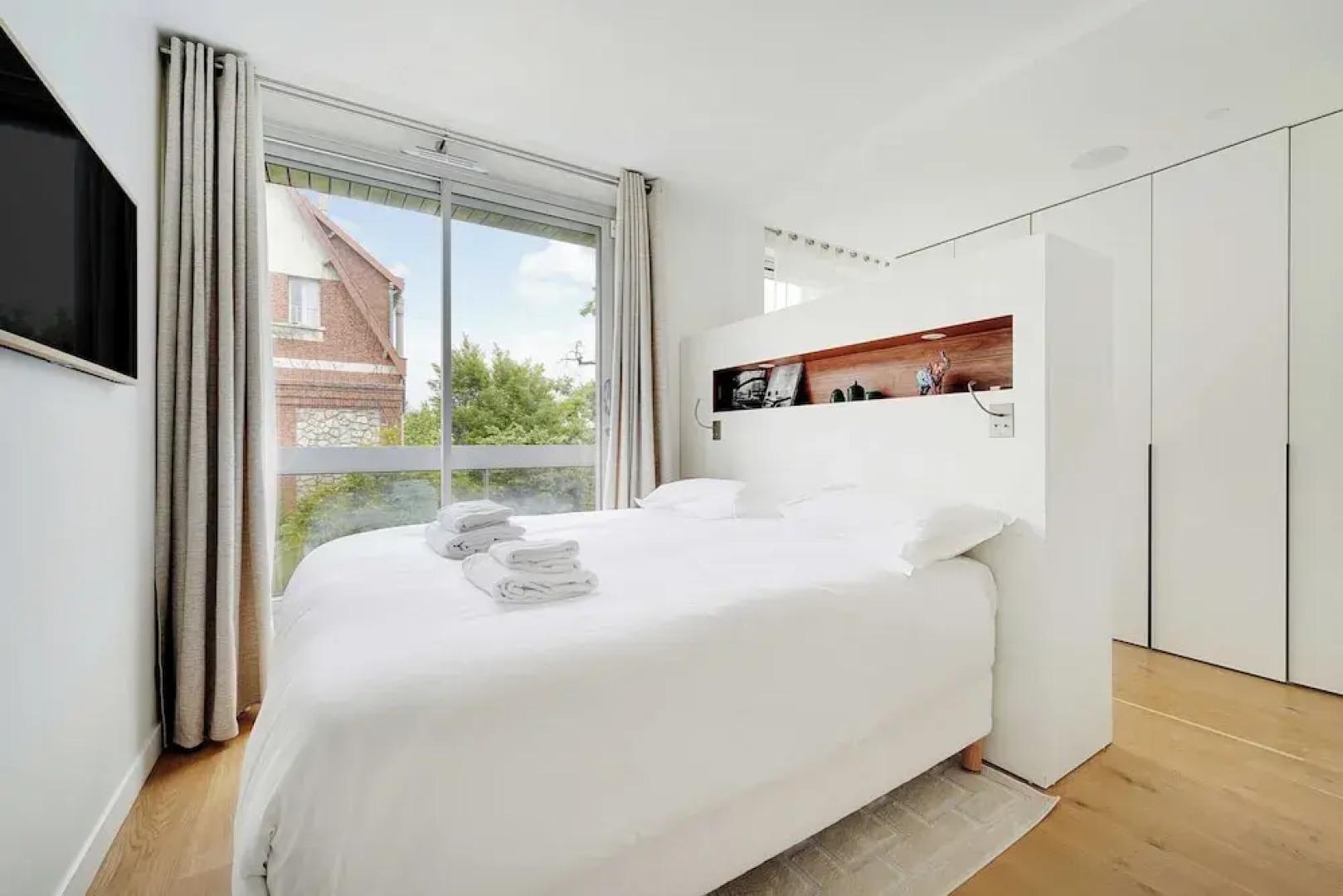 Exclusive Apt w/ Rooftop -2bd/4p Porte D'auteuil