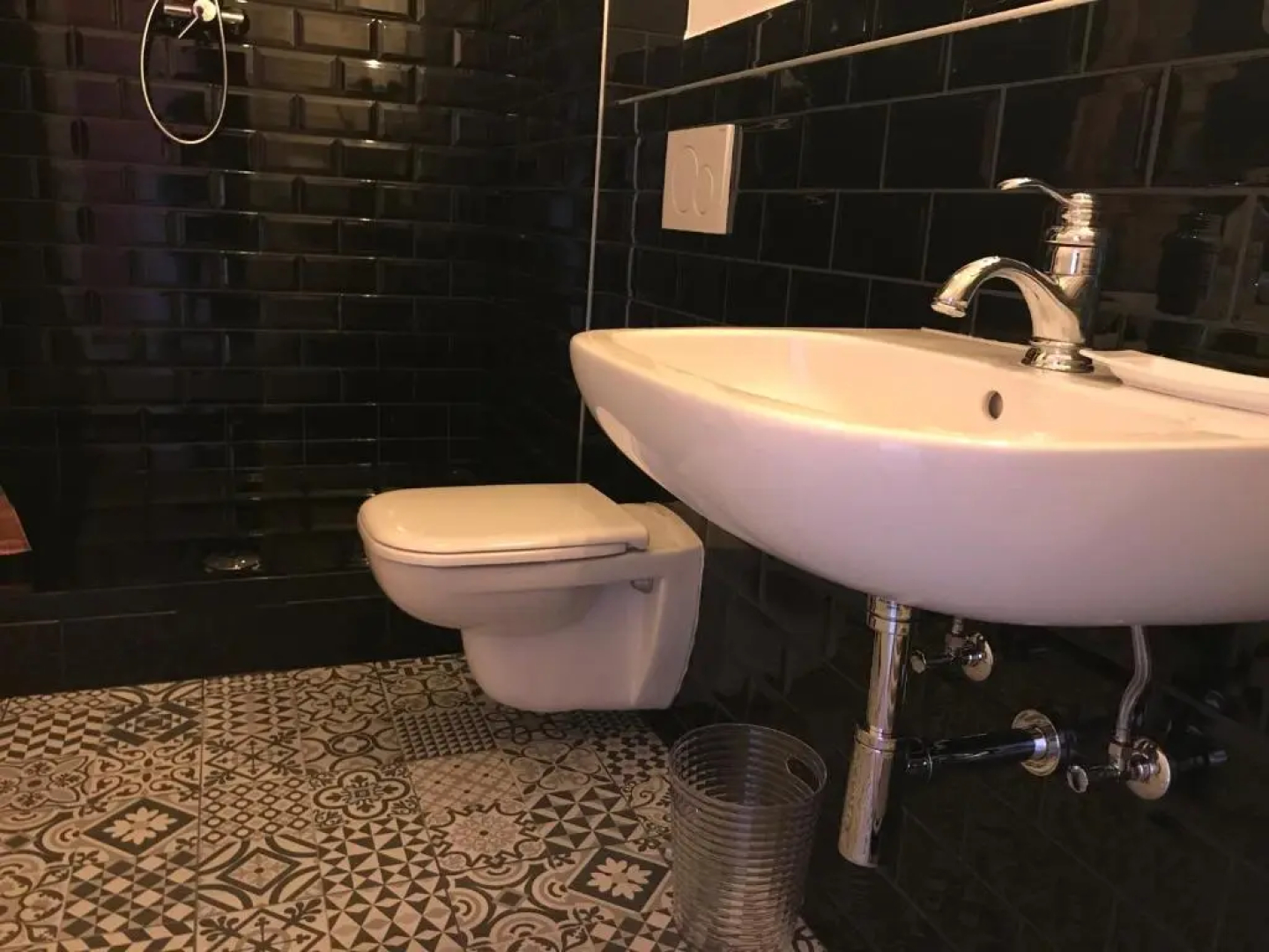 Hotel Mystique