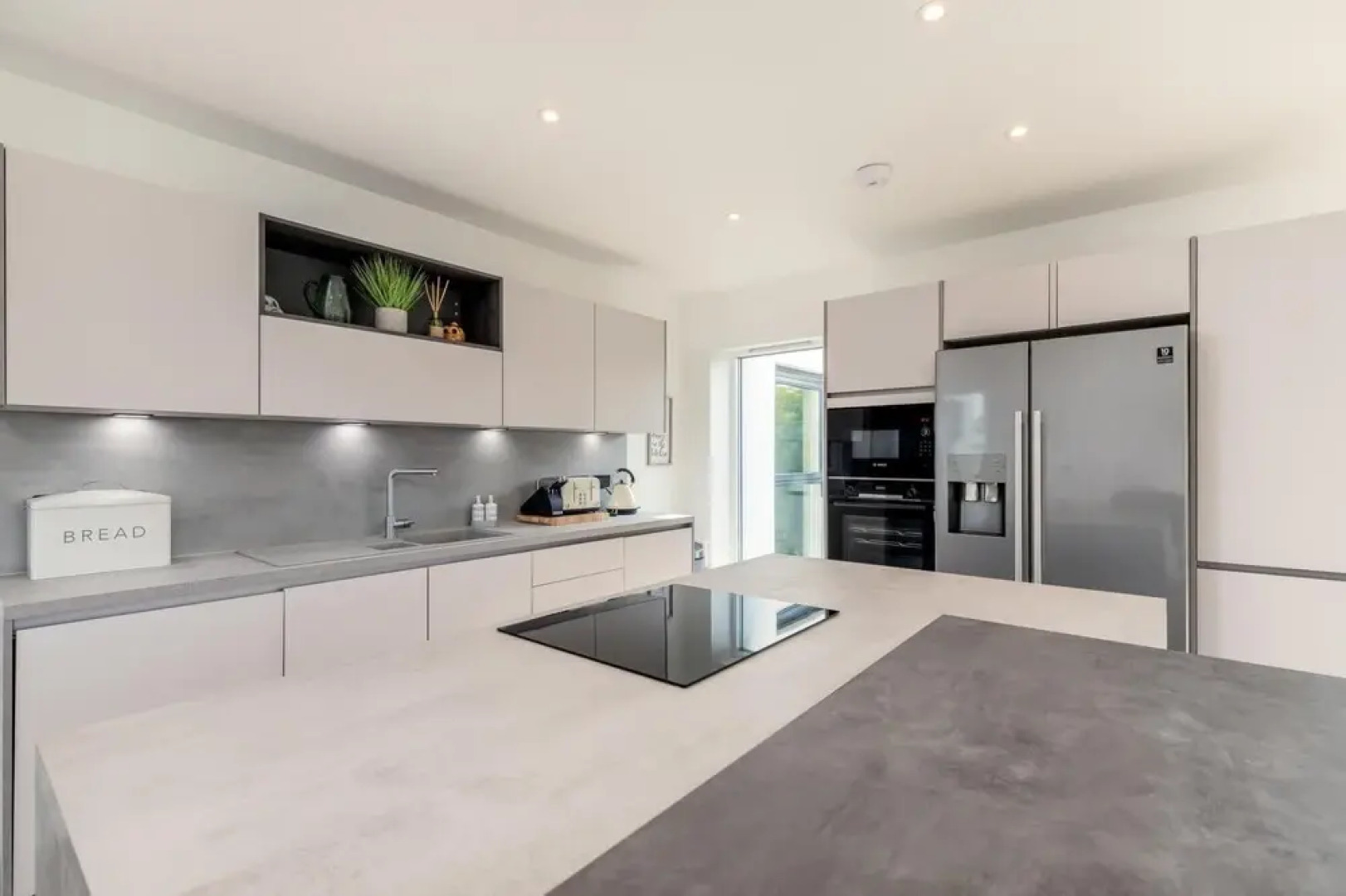 HOT TUB Entire 3 bed Penthouse East Lothian Luxury Apartment w Gdn Hot Tub, Musselburgh