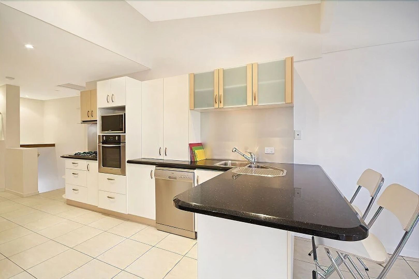 Minutes Walk to Peregian Beach and Surf! - Unit 1/28 Pelican Street