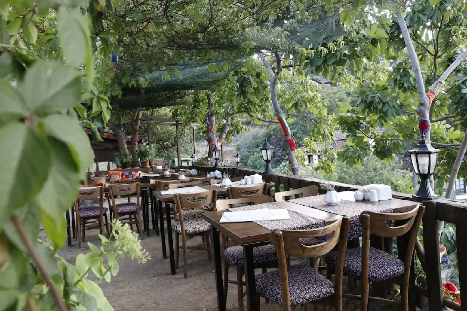 Shiraz Hotel & Restaurant