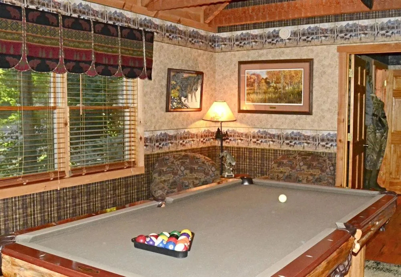 Streamsong Secluded Creek View Cabin with Hot Tub and Pool Table by RedAwning