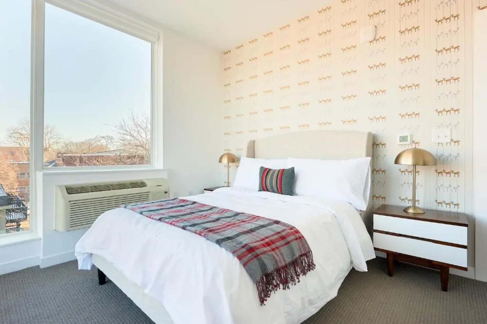 Vibrant Uptown Suites by Sonder