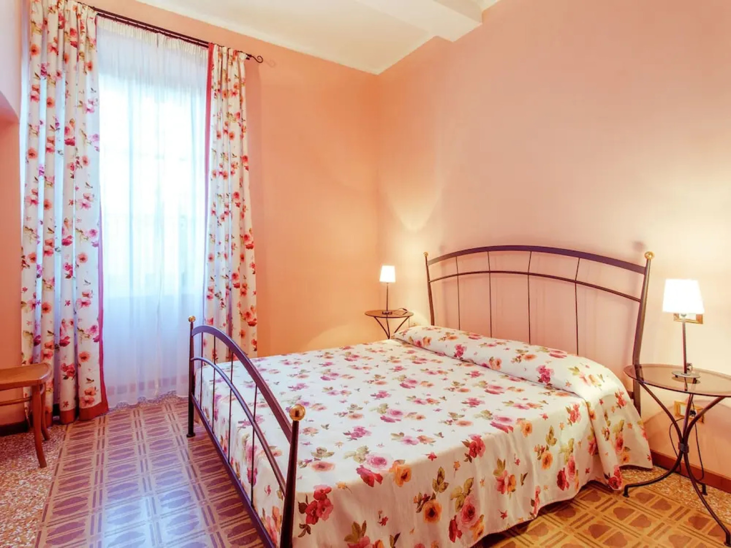 Cozy Holiday Home In Manerba del Garda With Pool