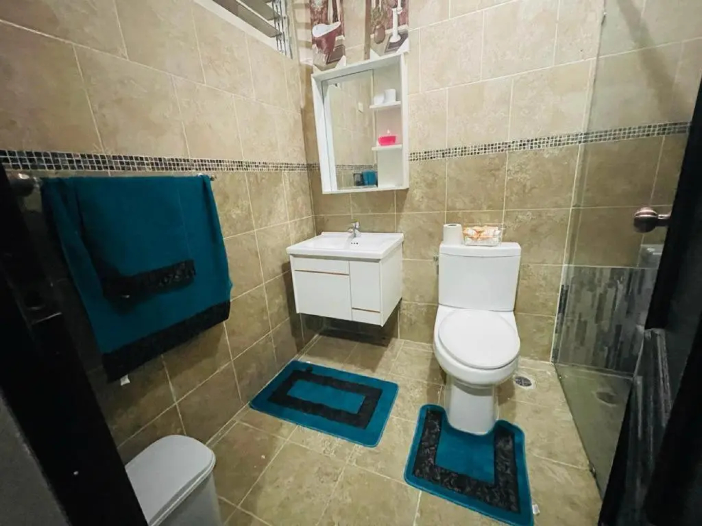 Condo 3 Bd Apt, Internet,2 Parqueo,lavadora,ac