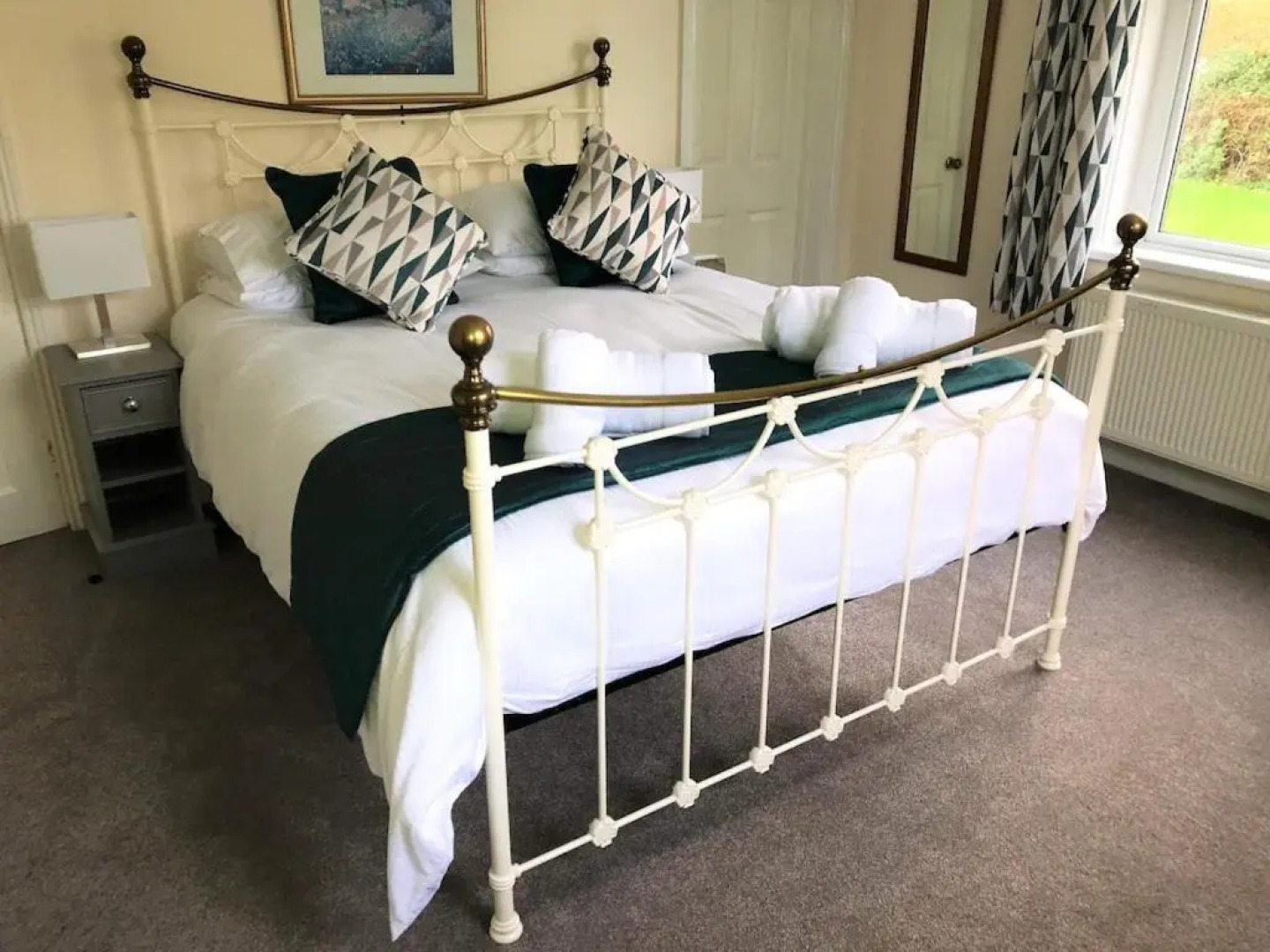 4 Beds/3 Baths, Fab Open Plan Living, Parking, Beach 1 mile, Child/Dog Friendly