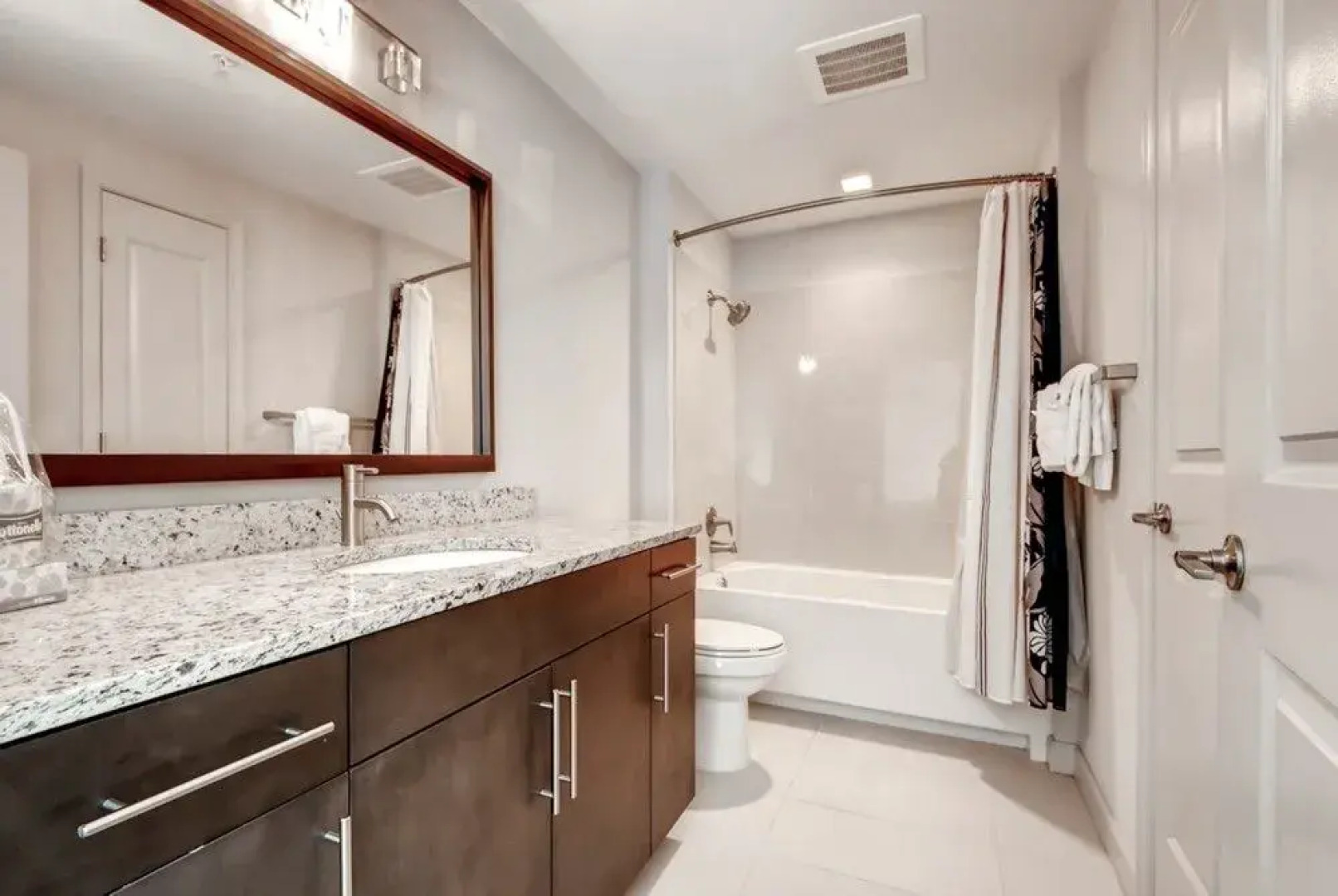 Ovation at Park Crest by Bridgestreet