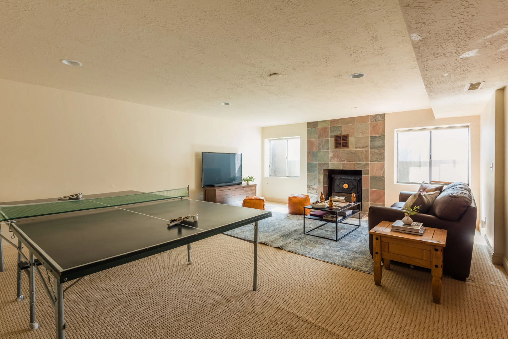 Charming Rustic Mountain Escape w/ Hot Tub & Table Tennis! ❤ by AvantStay