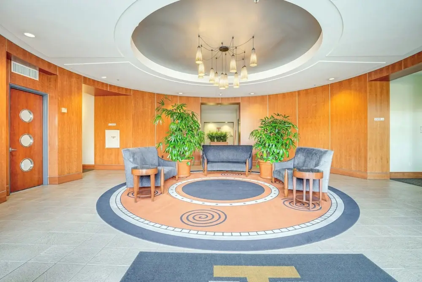 Luxe Condo w/ Private Patio & Perks in Emeryville!