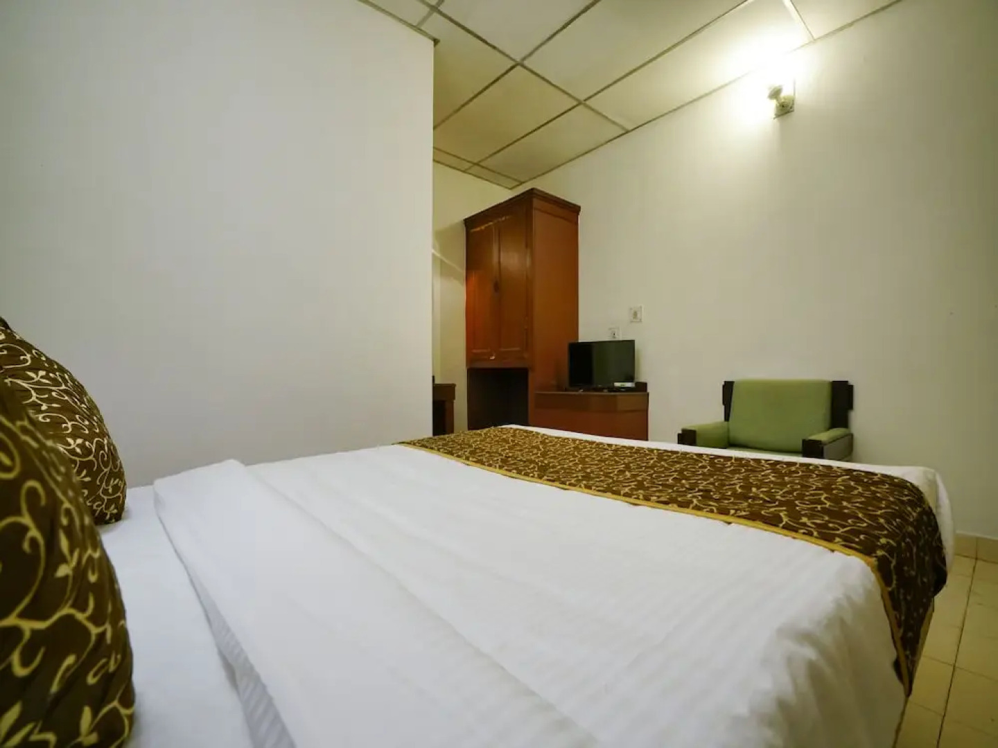 OYO 15510 Chandana Annexe