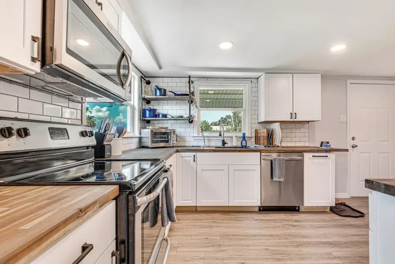 Centrally Located Merritt Island Cottage w/ Deck!