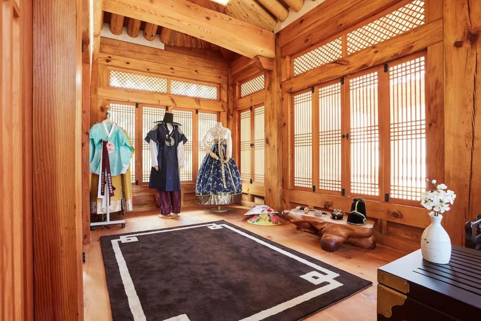 Hanok stay NAMWONYECHON by Kensington