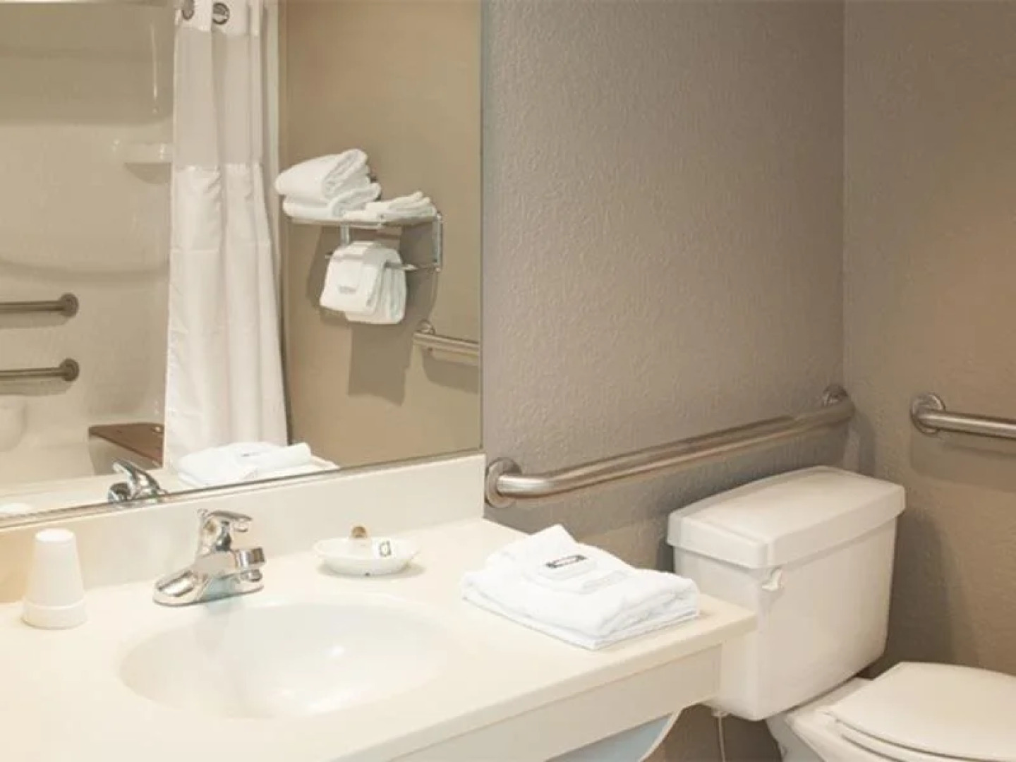 Clock Tower Inn Berne