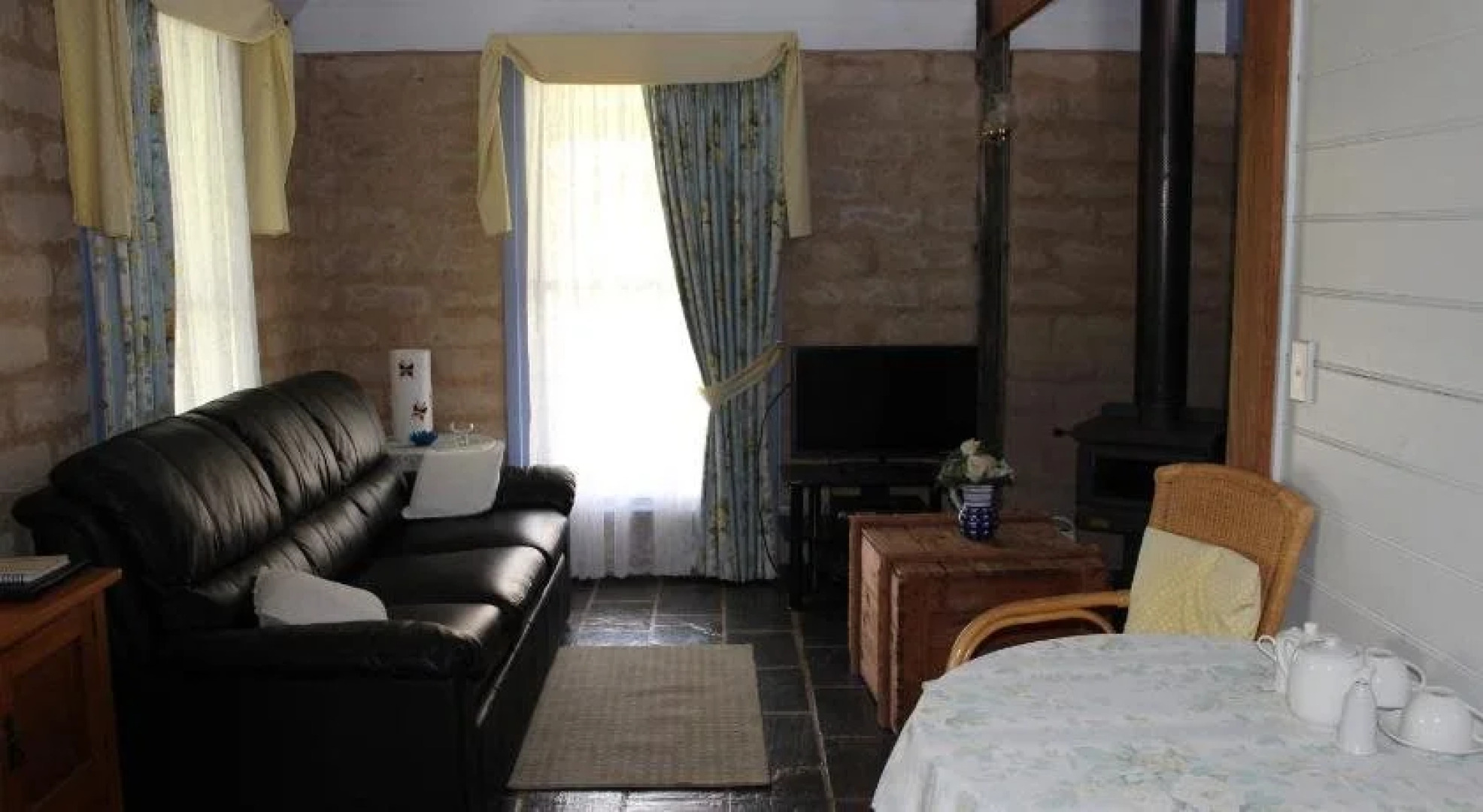 Elinike Guest Cottages