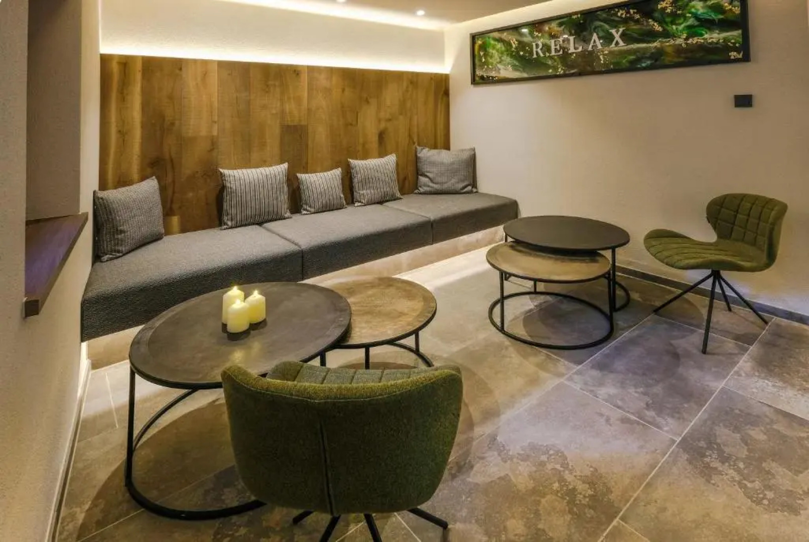 Hotel Vier - Studios & Restaurant